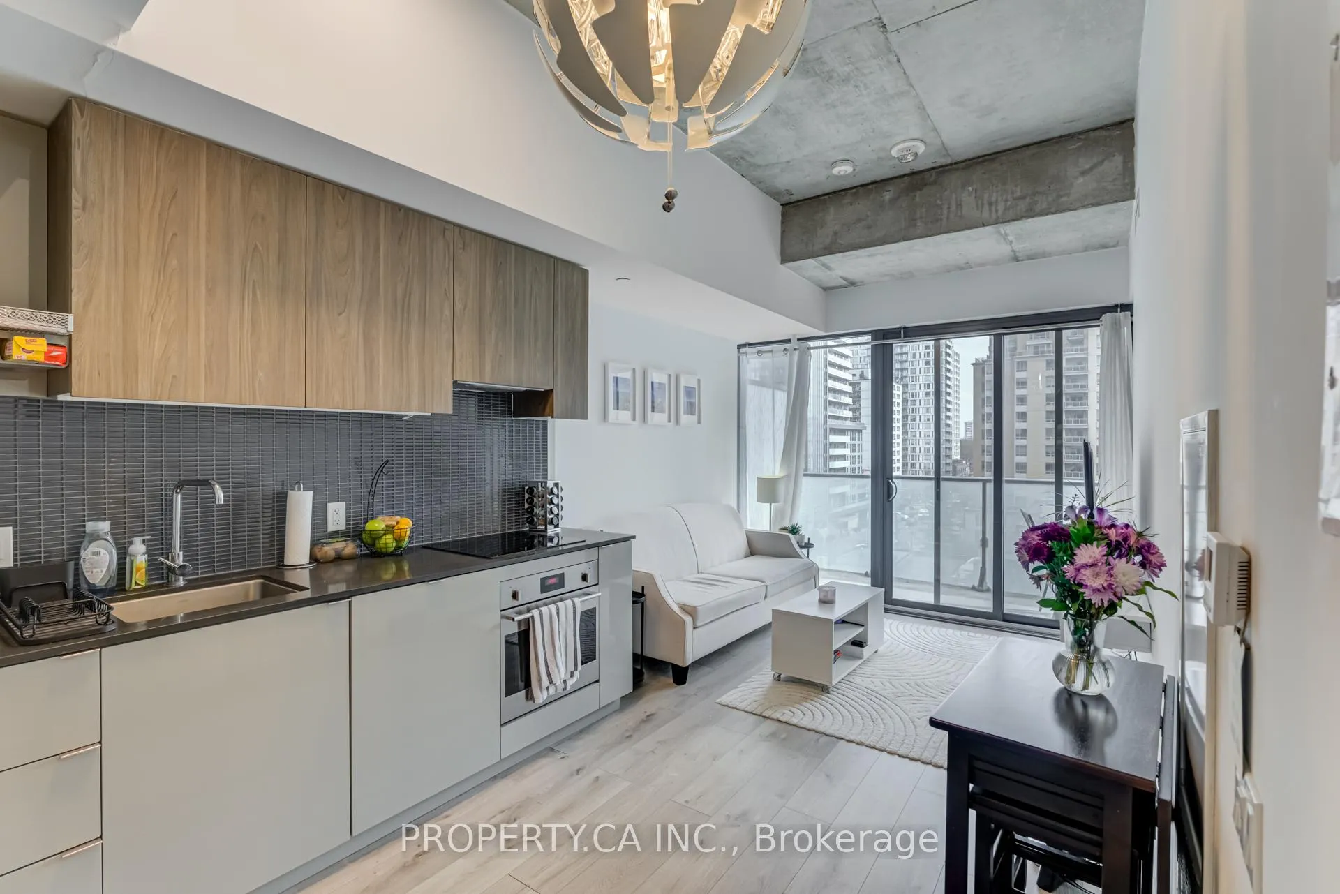 Photo 16 of Unit 717, 161 Roehampton Avenue, Toronto, Mount Pleasant West — HOMEH