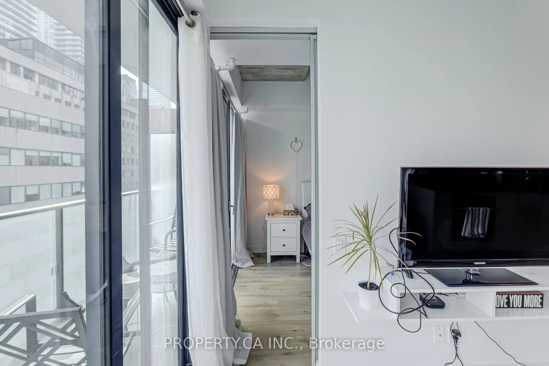 Photo 17 of Unit 717, 161 Roehampton Avenue, Toronto, Mount Pleasant West — HOMEH