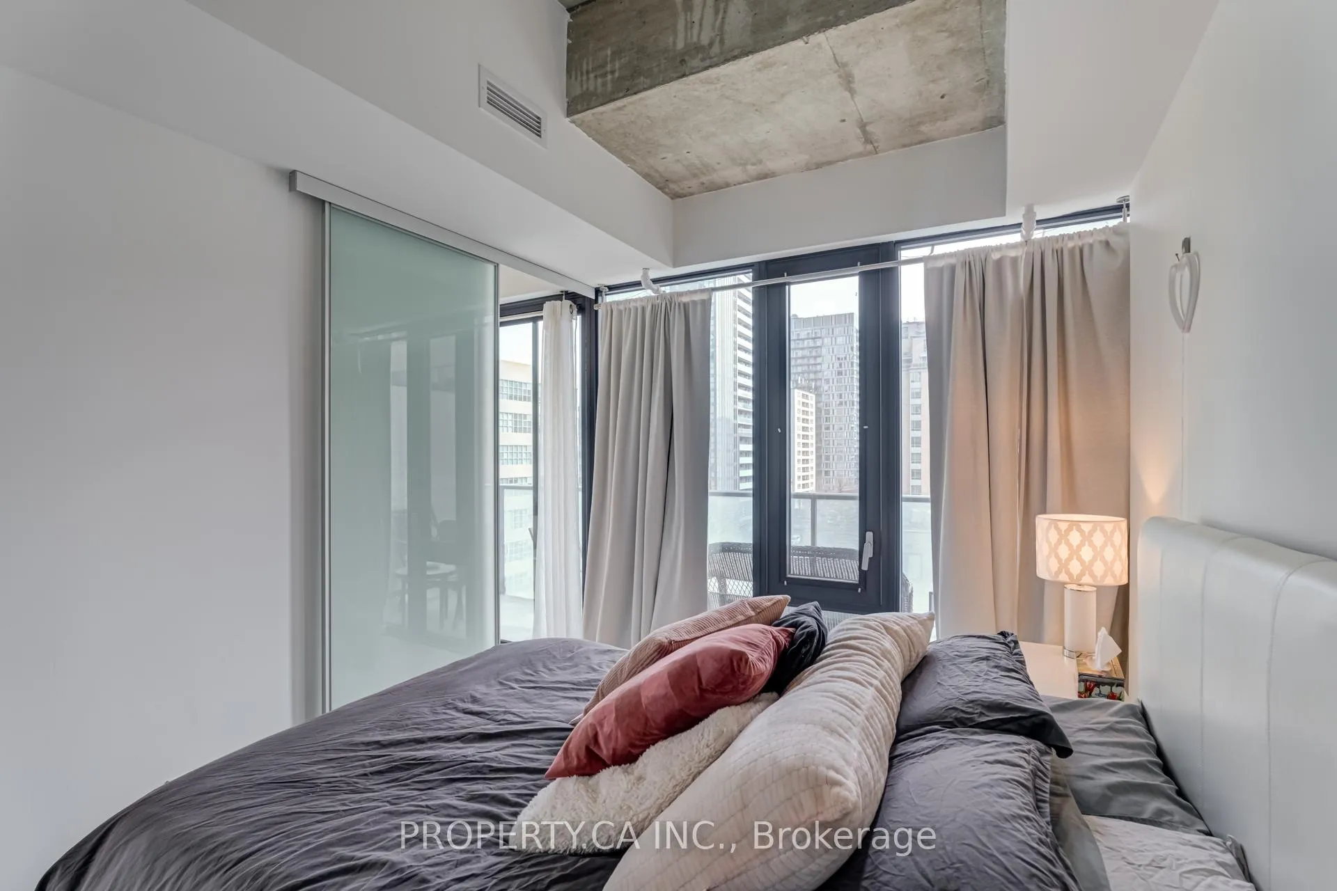 Photo 19 of Unit 717, 161 Roehampton Avenue, Toronto, Mount Pleasant West — HOMEH