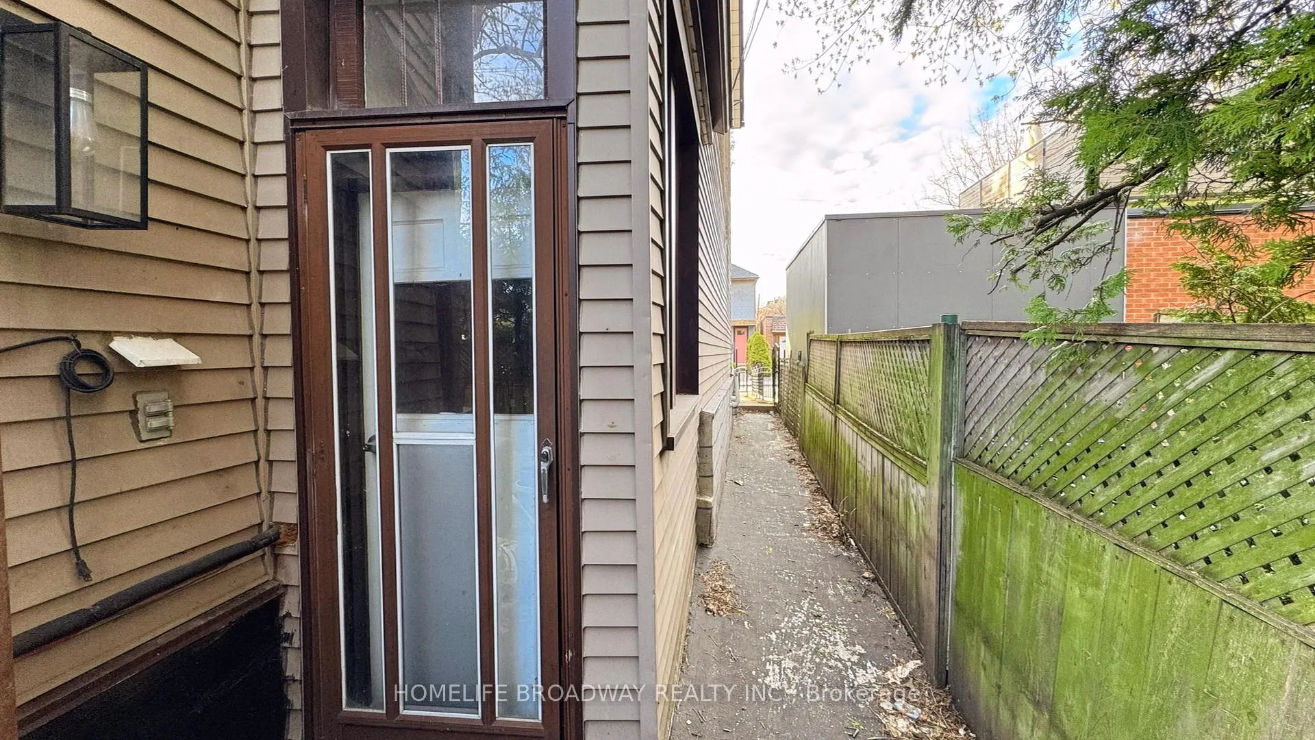 Photo 5 of 3 Yarmouth Road, Toronto, The Annex — HOMEH