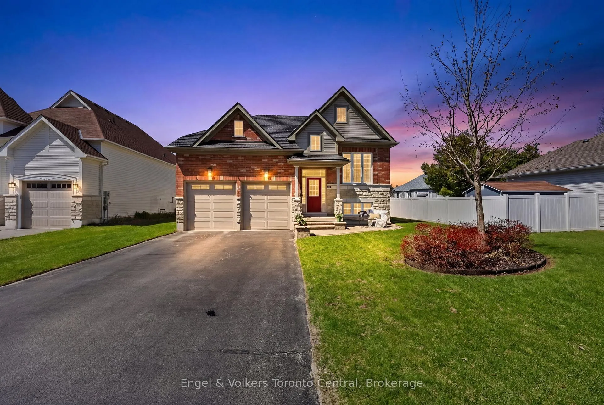 Photo 1 of 48 Oriole Crescent, Wasaga Beach — HOMEH