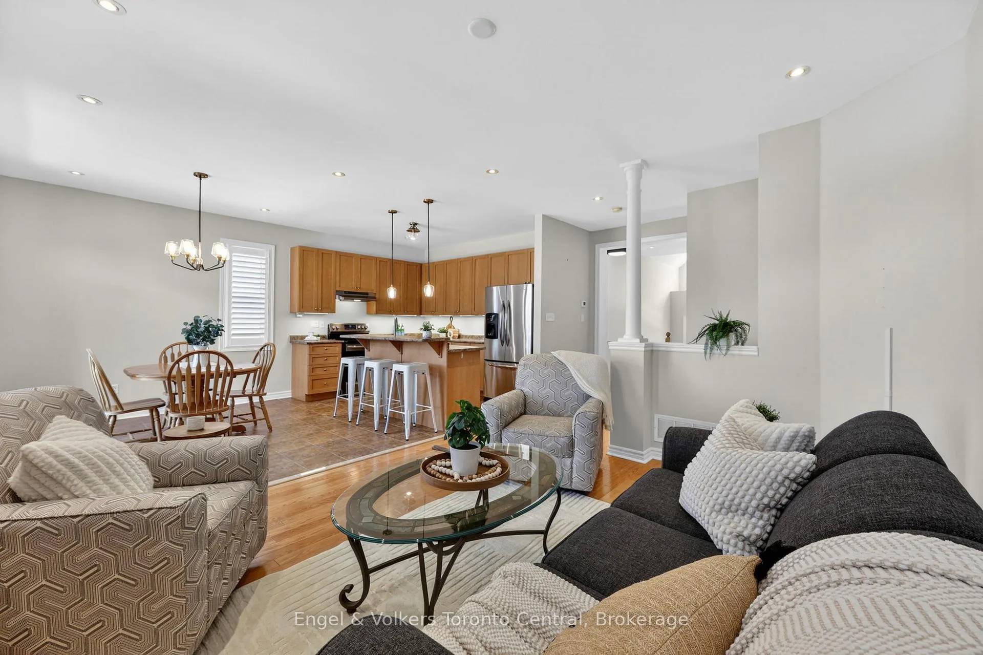 Photo 17 of 48 Oriole Crescent, Wasaga Beach — HOMEH