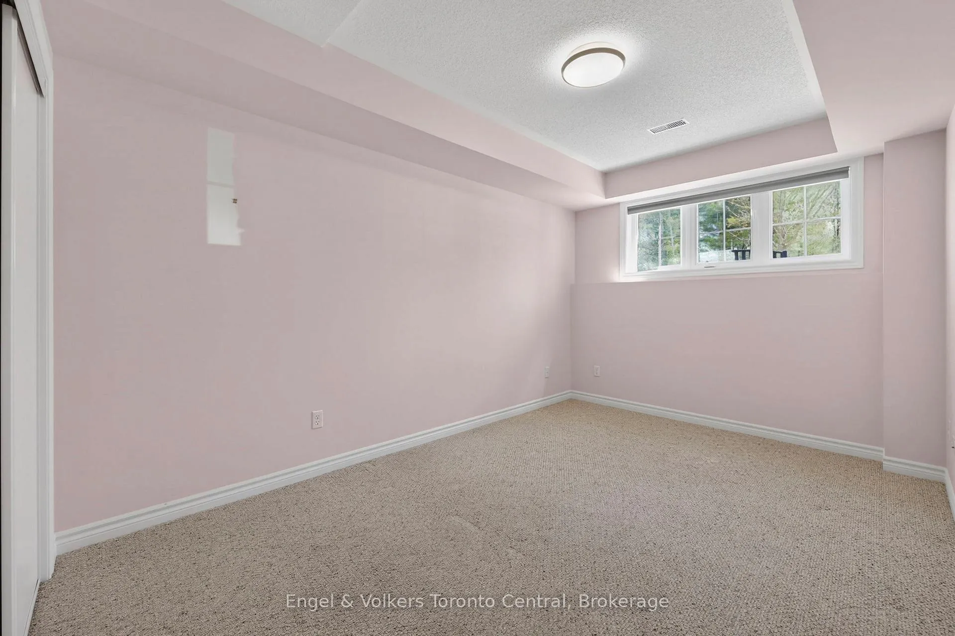 Photo 26 of 48 Oriole Crescent, Wasaga Beach — HOMEH