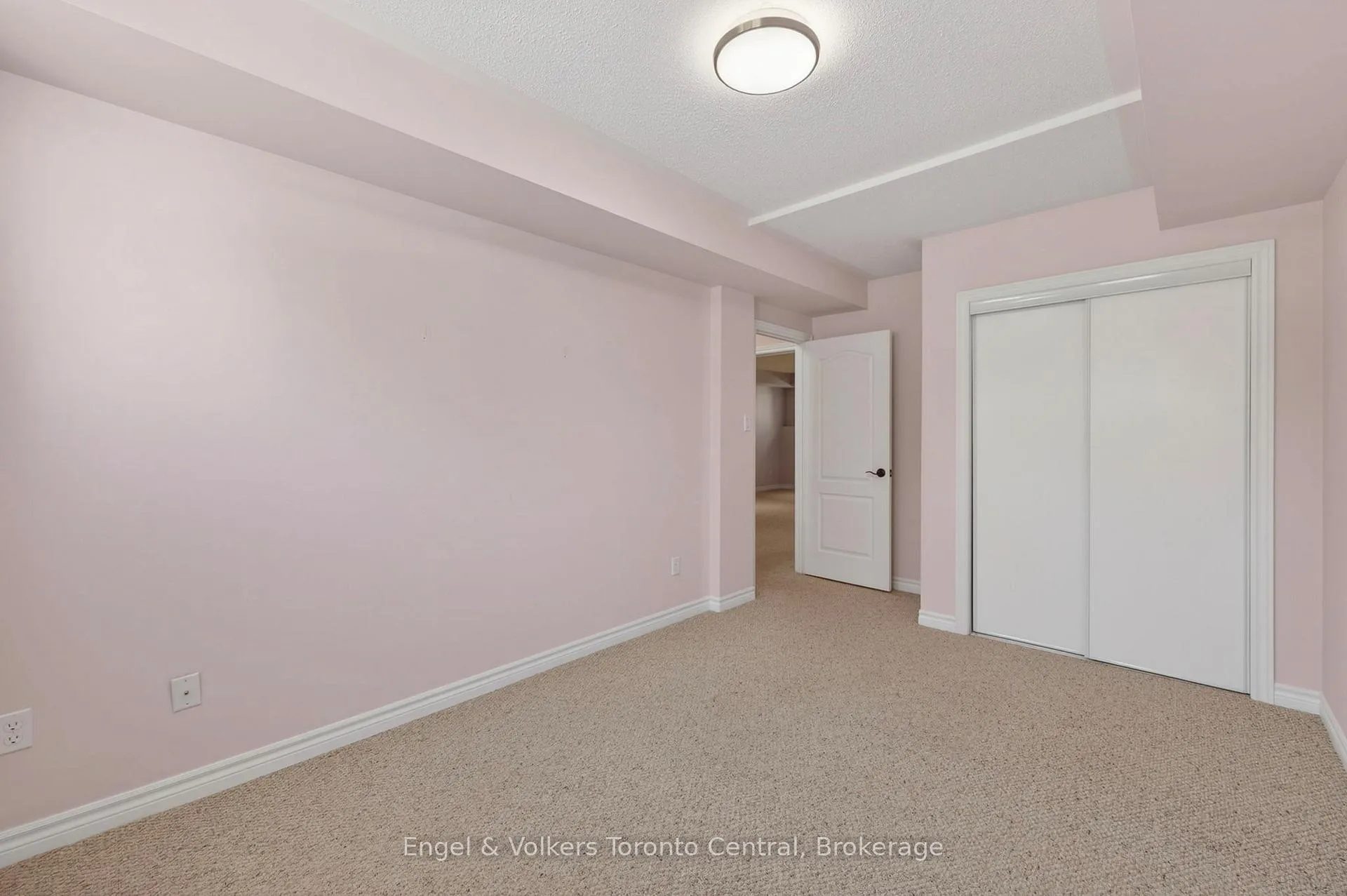 Photo 27 of 48 Oriole Crescent, Wasaga Beach — HOMEH