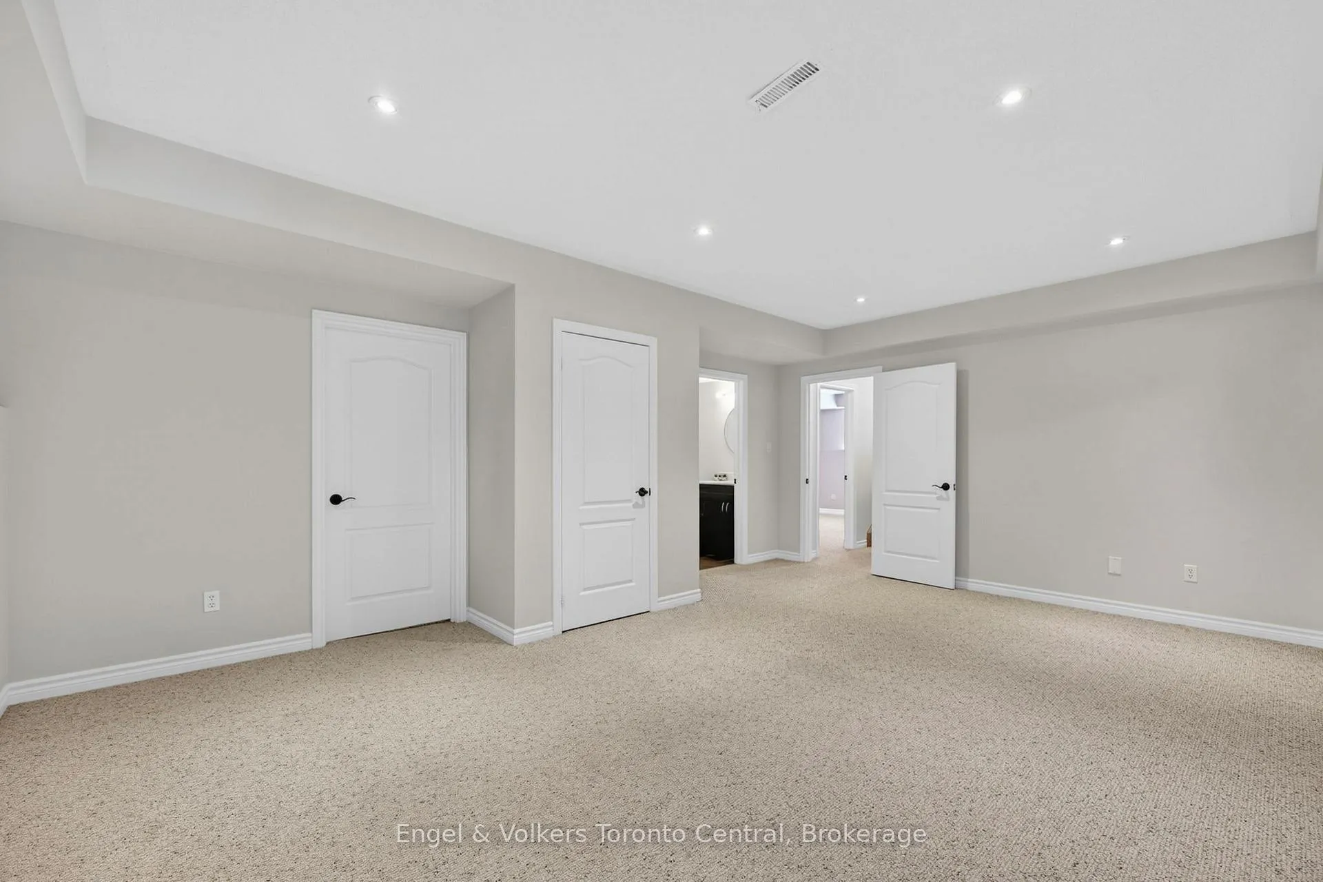Photo 30 of 48 Oriole Crescent, Wasaga Beach — HOMEH
