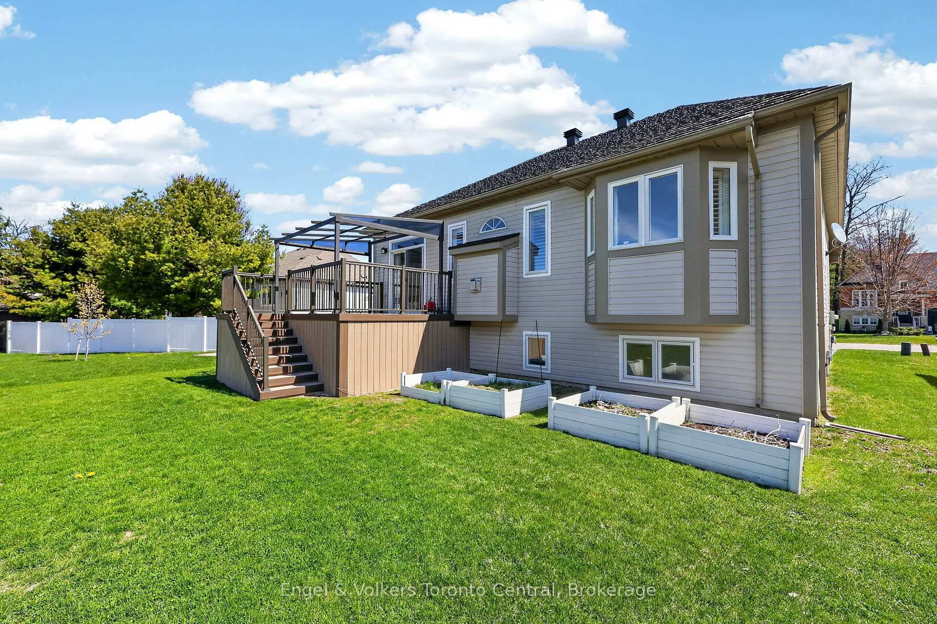 Photo 38 of 48 Oriole Crescent, Wasaga Beach — HOMEH