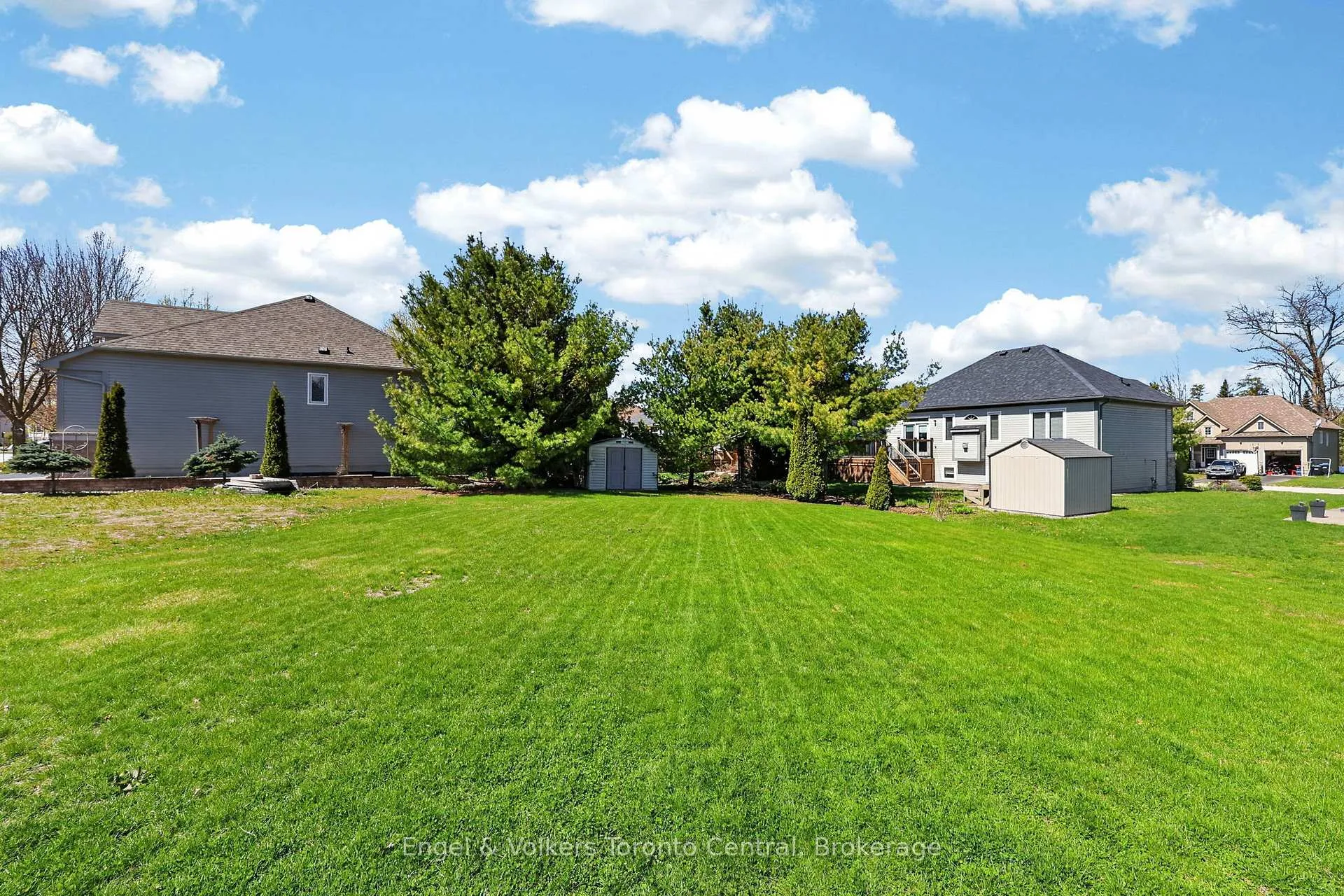 Photo 39 of 48 Oriole Crescent, Wasaga Beach — HOMEH