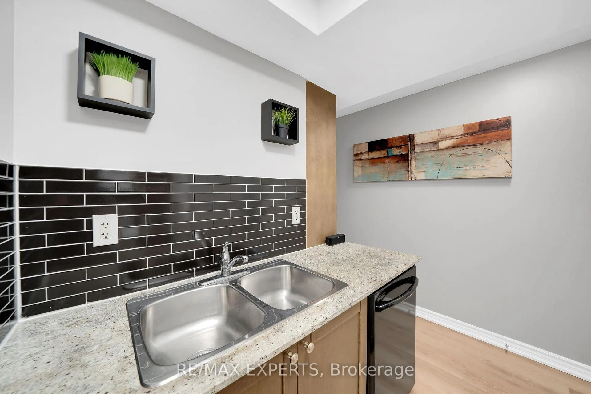 Photo 14 of Unit 307, 763 Bay Street, Toronto, Bay Street Corridor — HOMEH