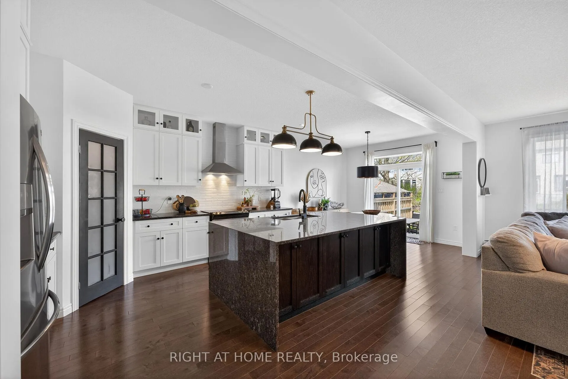 Photo 5 of 67 Ambrous Crescent, Guelph, Kortright East — HOMEH