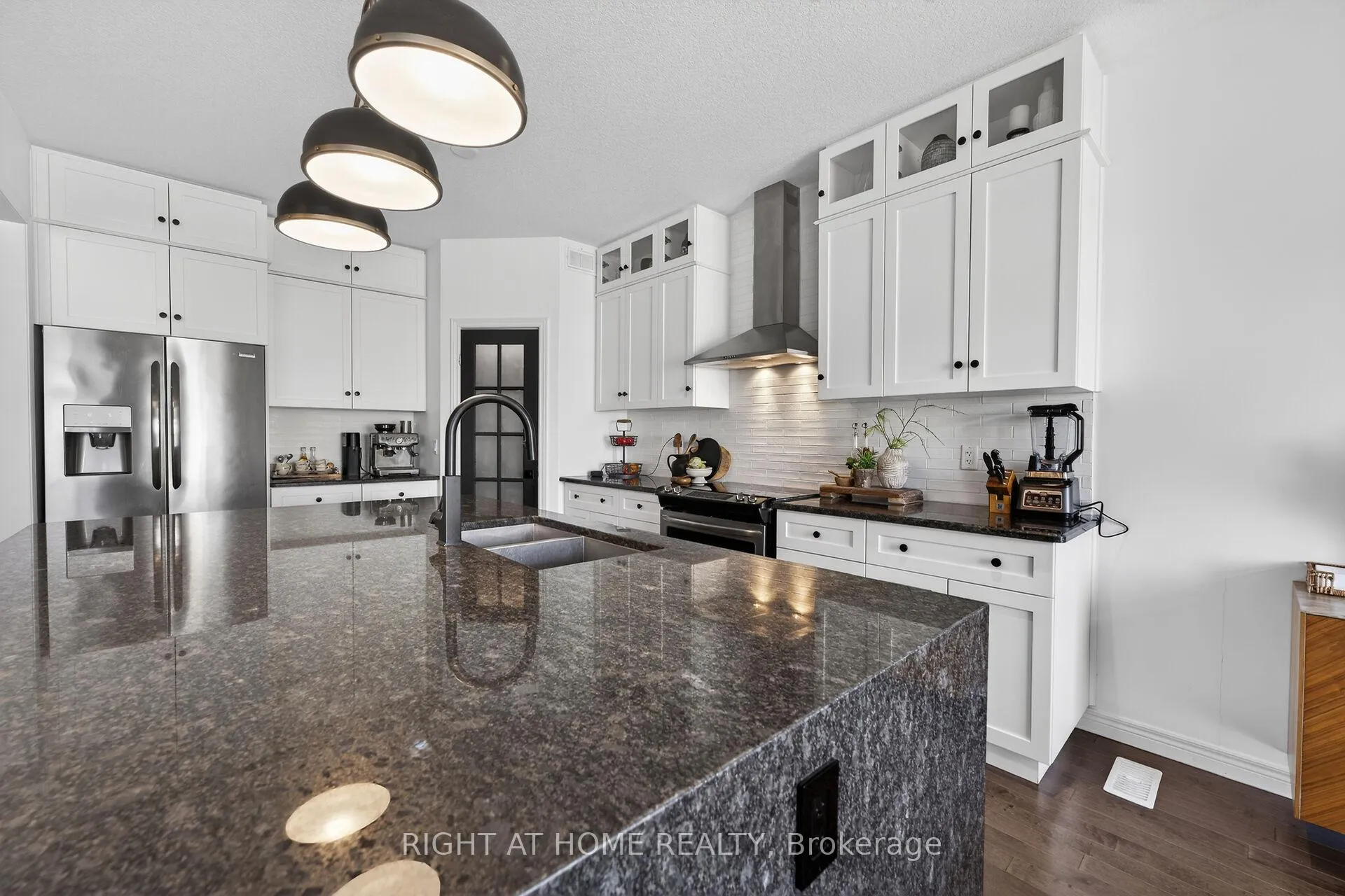 Photo 8 of 67 Ambrous Crescent, Guelph, Kortright East — HOMEH