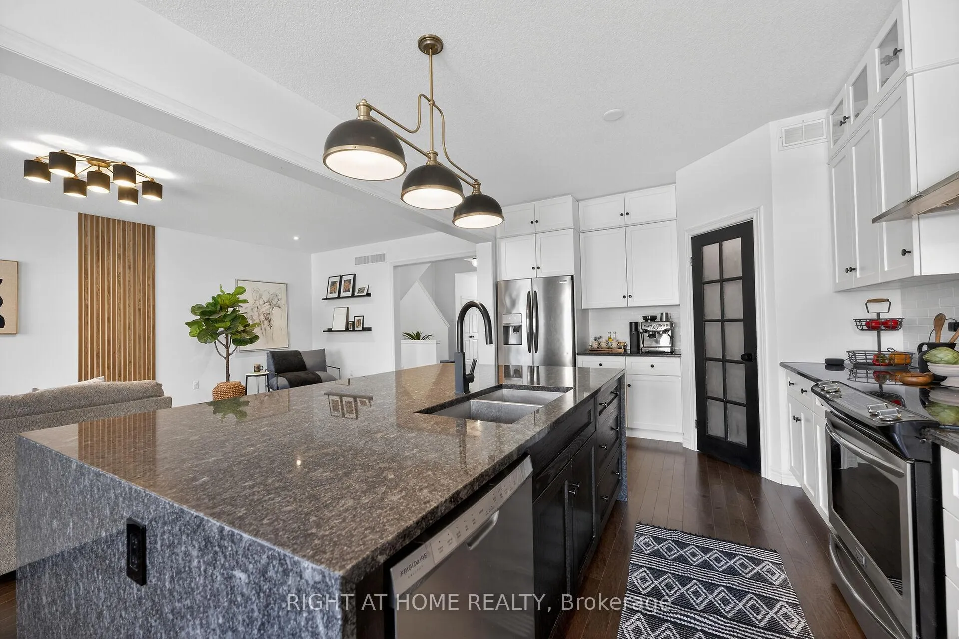 Photo 9 of 67 Ambrous Crescent, Guelph, Kortright East — HOMEH