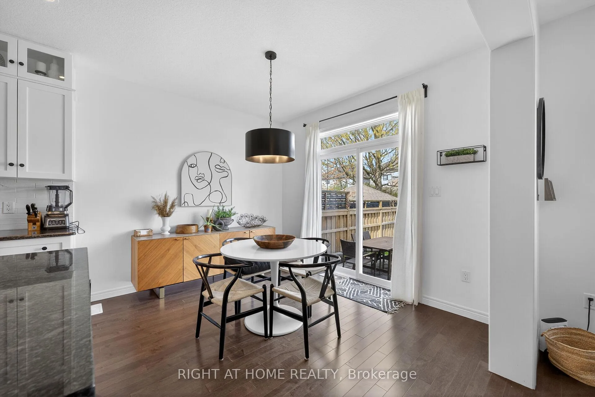 Photo 12 of 67 Ambrous Crescent, Guelph, Kortright East — HOMEH