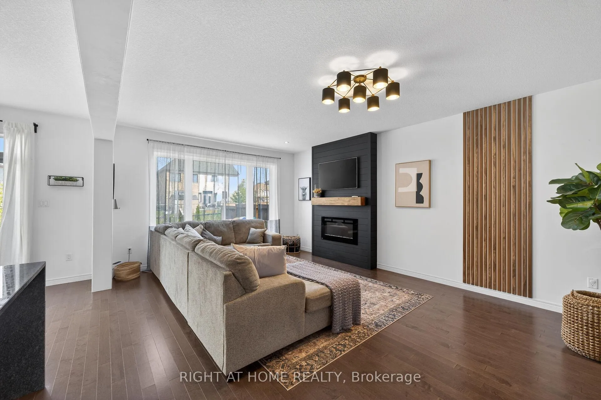Photo 14 of 67 Ambrous Crescent, Guelph, Kortright East — HOMEH