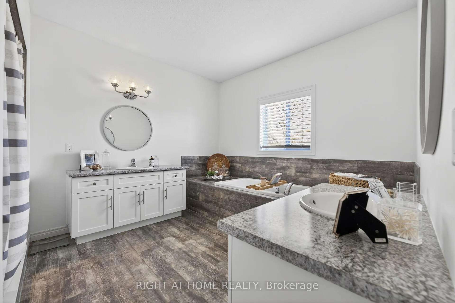 Photo 23 of 67 Ambrous Crescent, Guelph, Kortright East — HOMEH