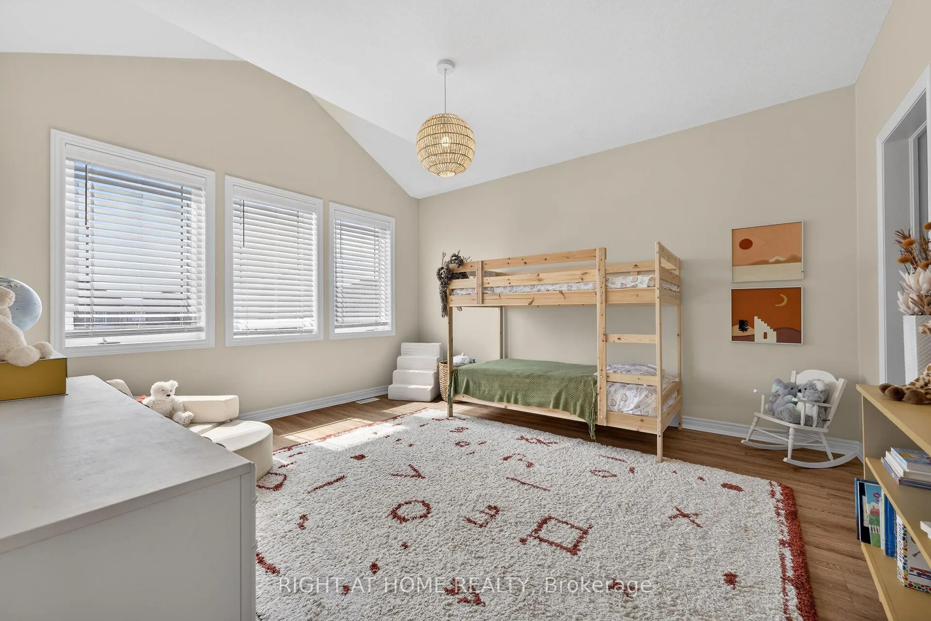 Photo 30 of 67 Ambrous Crescent, Guelph, Kortright East — HOMEH