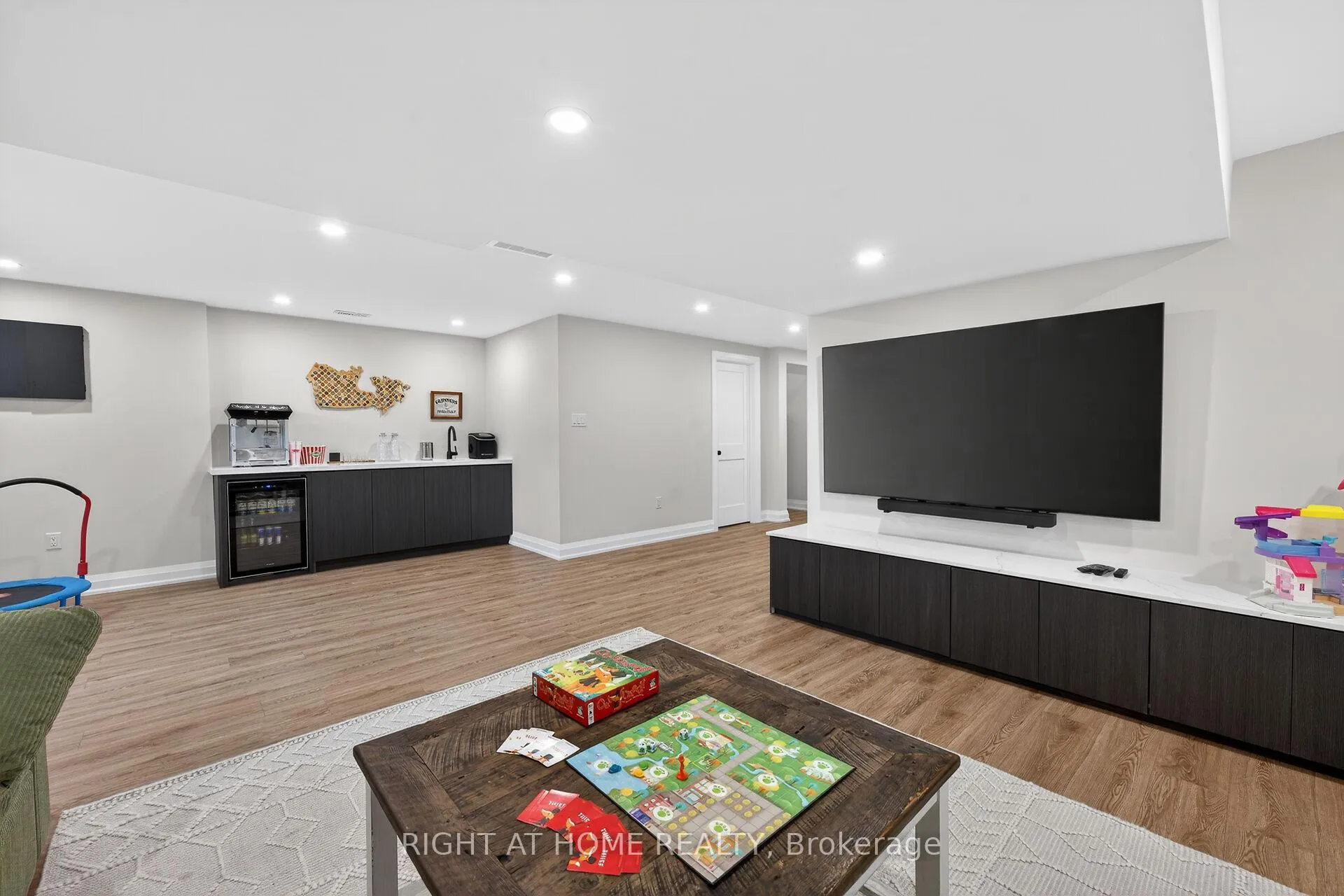 Photo 39 of 67 Ambrous Crescent, Guelph, Kortright East — HOMEH