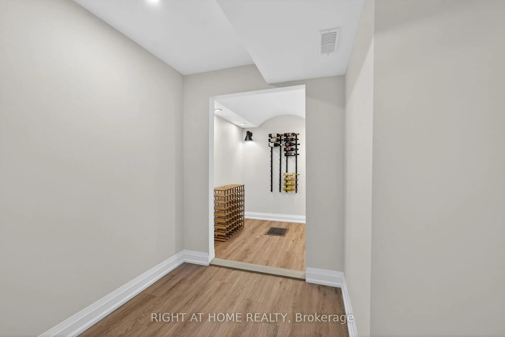 Photo 43 of 67 Ambrous Crescent, Guelph, Kortright East — HOMEH
