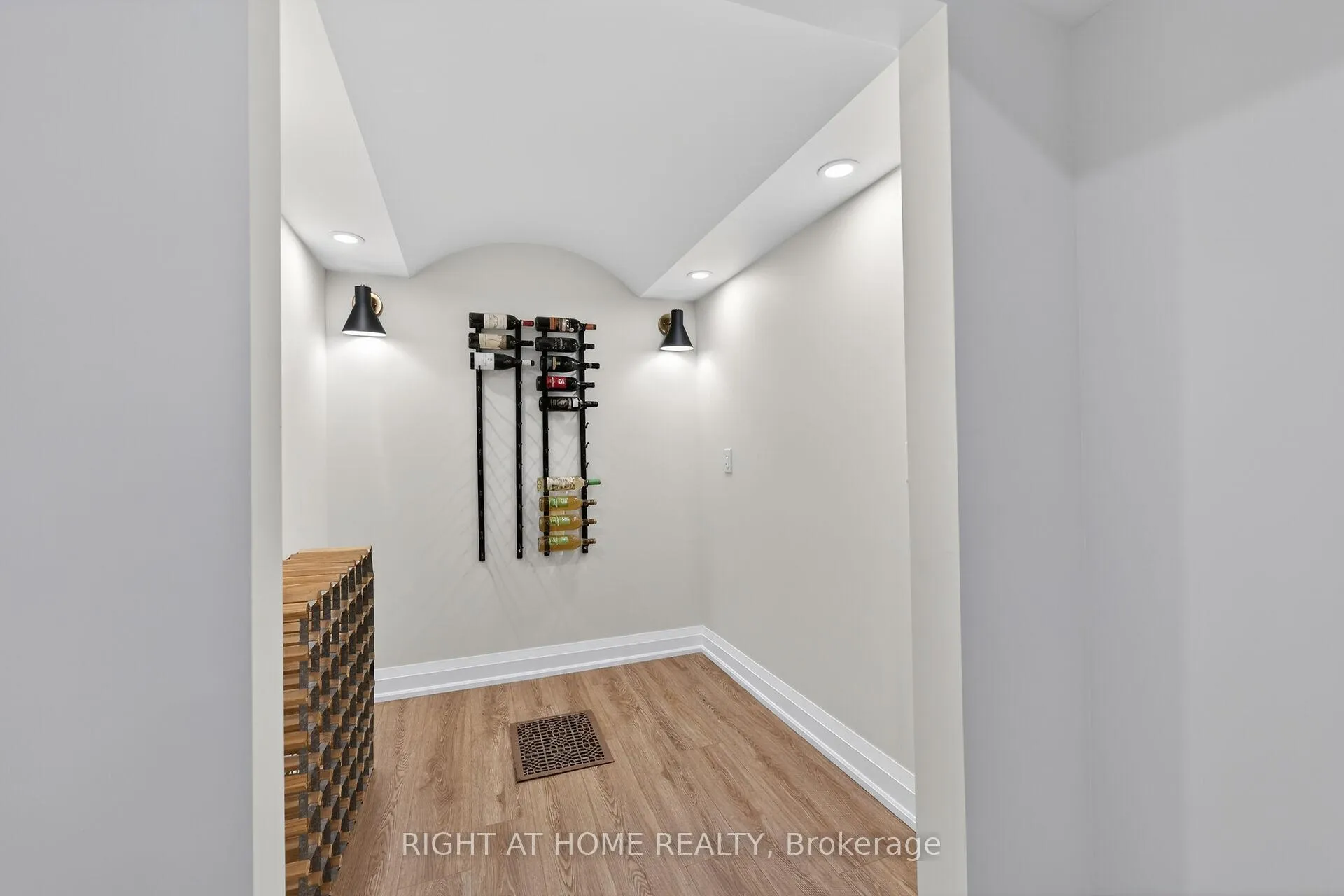 Photo 44 of 67 Ambrous Crescent, Guelph, Kortright East — HOMEH