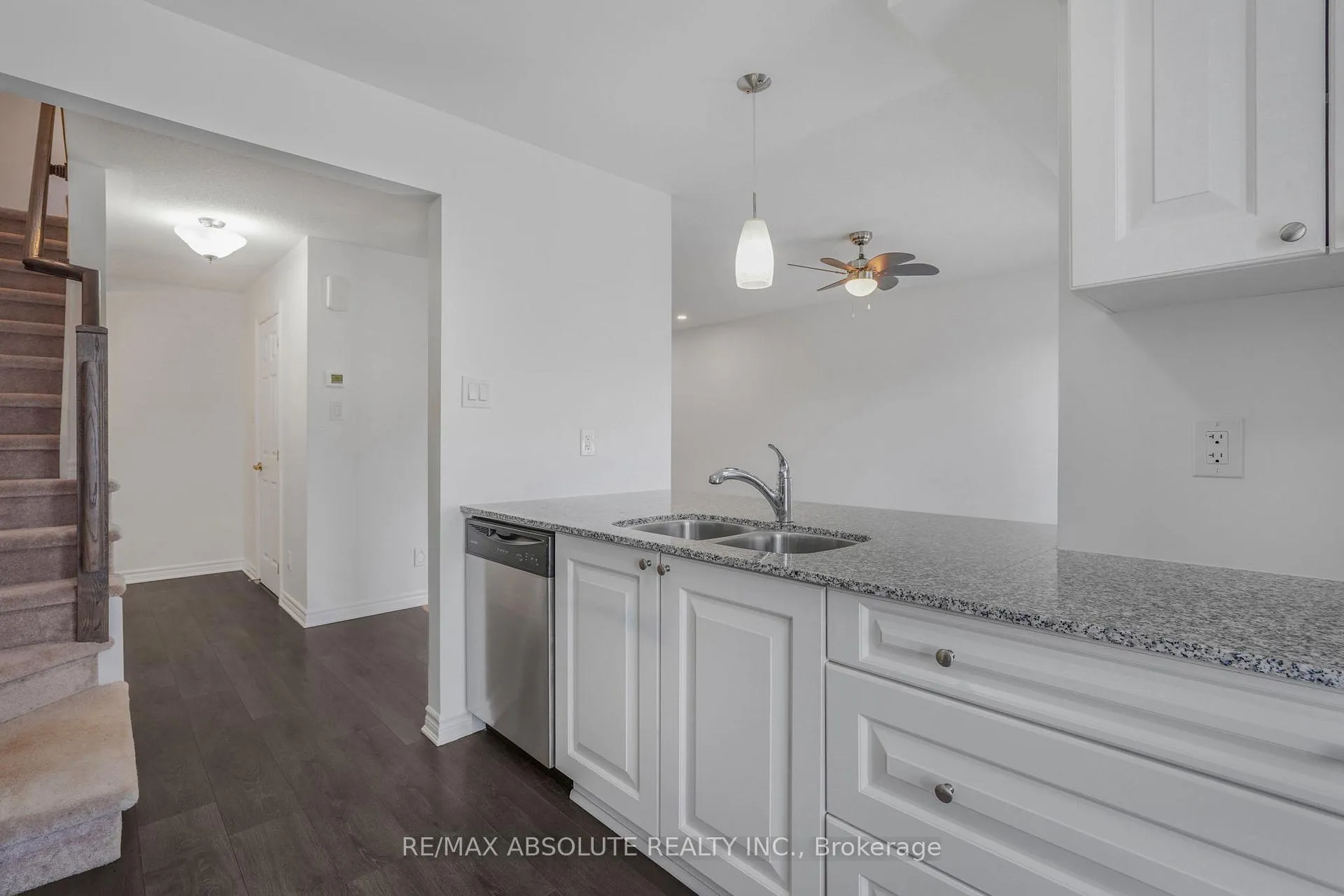 Photo 8 of 121 Helenium Lane, Ottawa, Avalon West — HOMEH