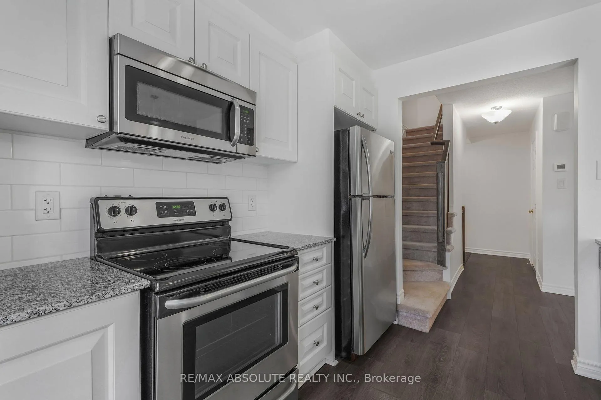 Photo 9 of 121 Helenium Lane, Ottawa, Avalon West — HOMEH