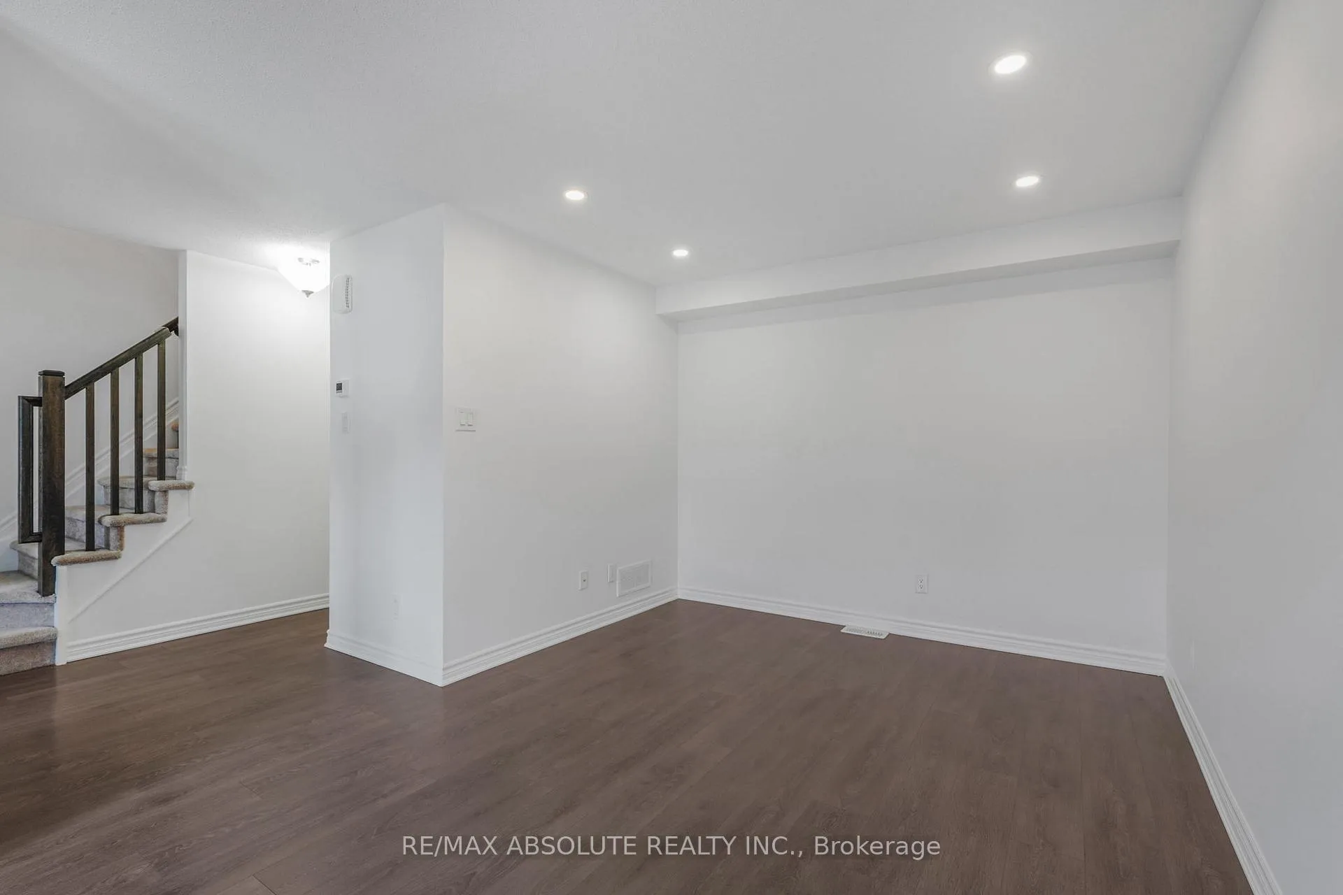 Photo 14 of 121 Helenium Lane, Ottawa, Avalon West — HOMEH