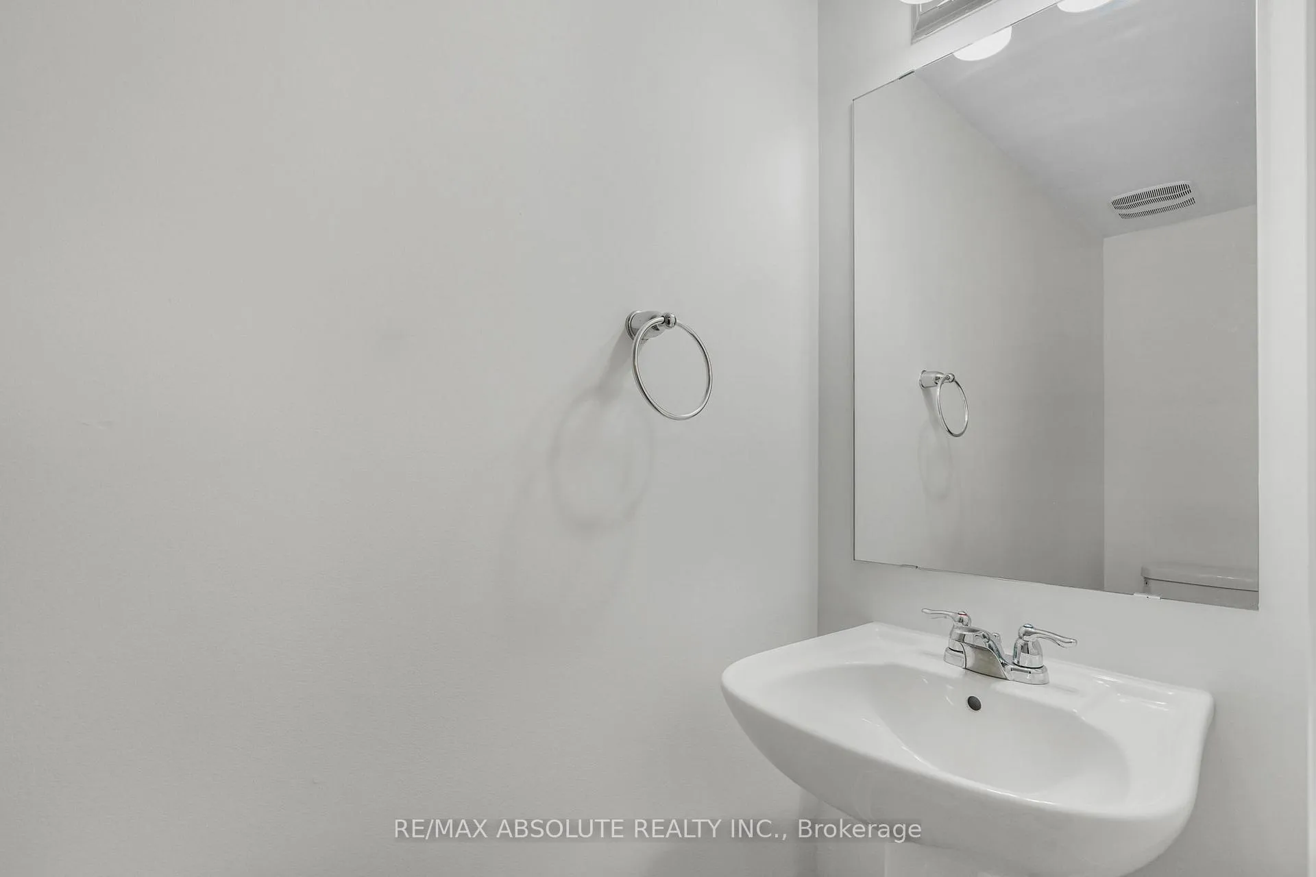 Photo 16 of 121 Helenium Lane, Ottawa, Avalon West — HOMEH