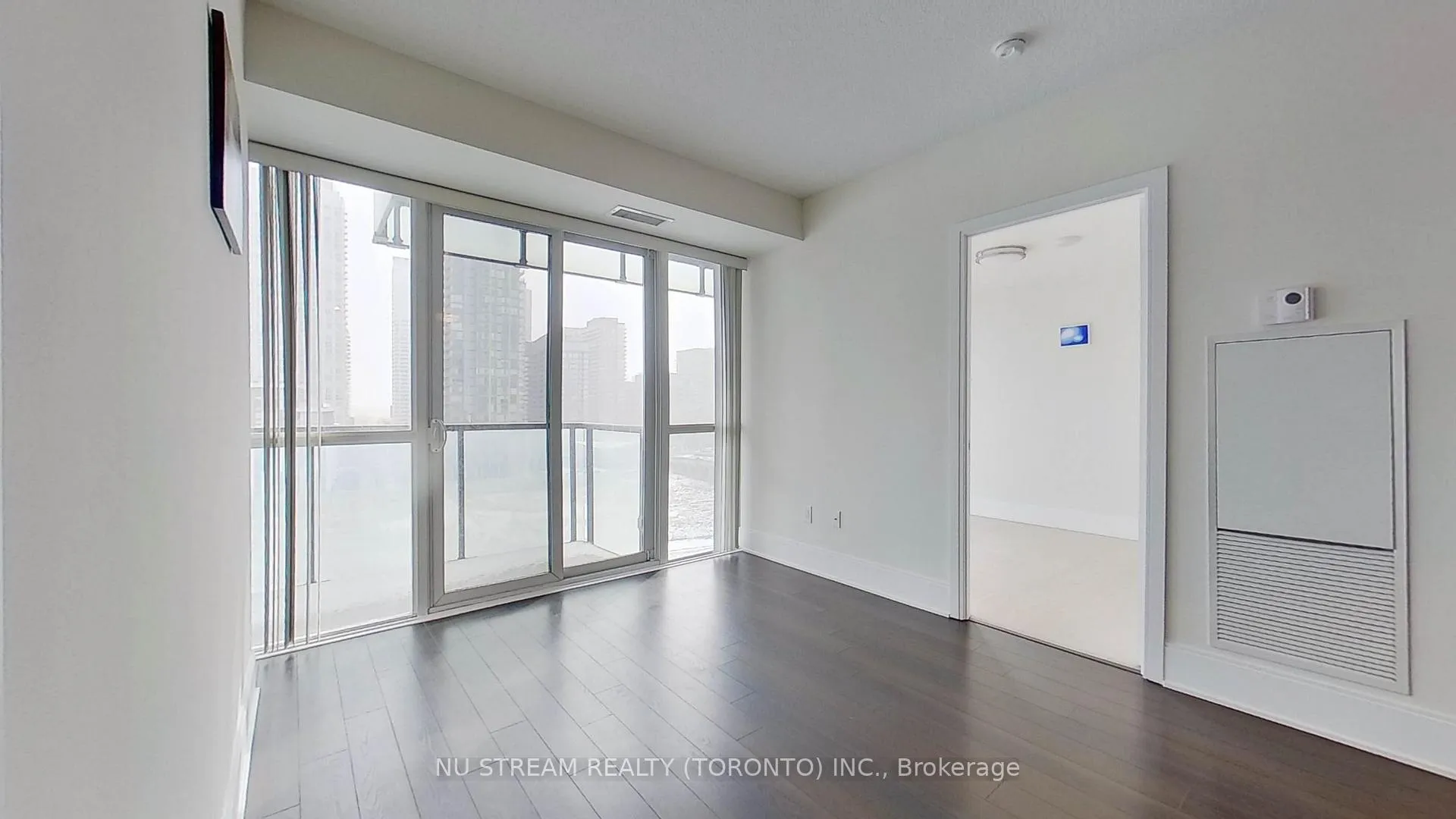 Photo 16 of Unit 829, 560 Front Street W, Toronto, Waterfront Communities — HOMEH