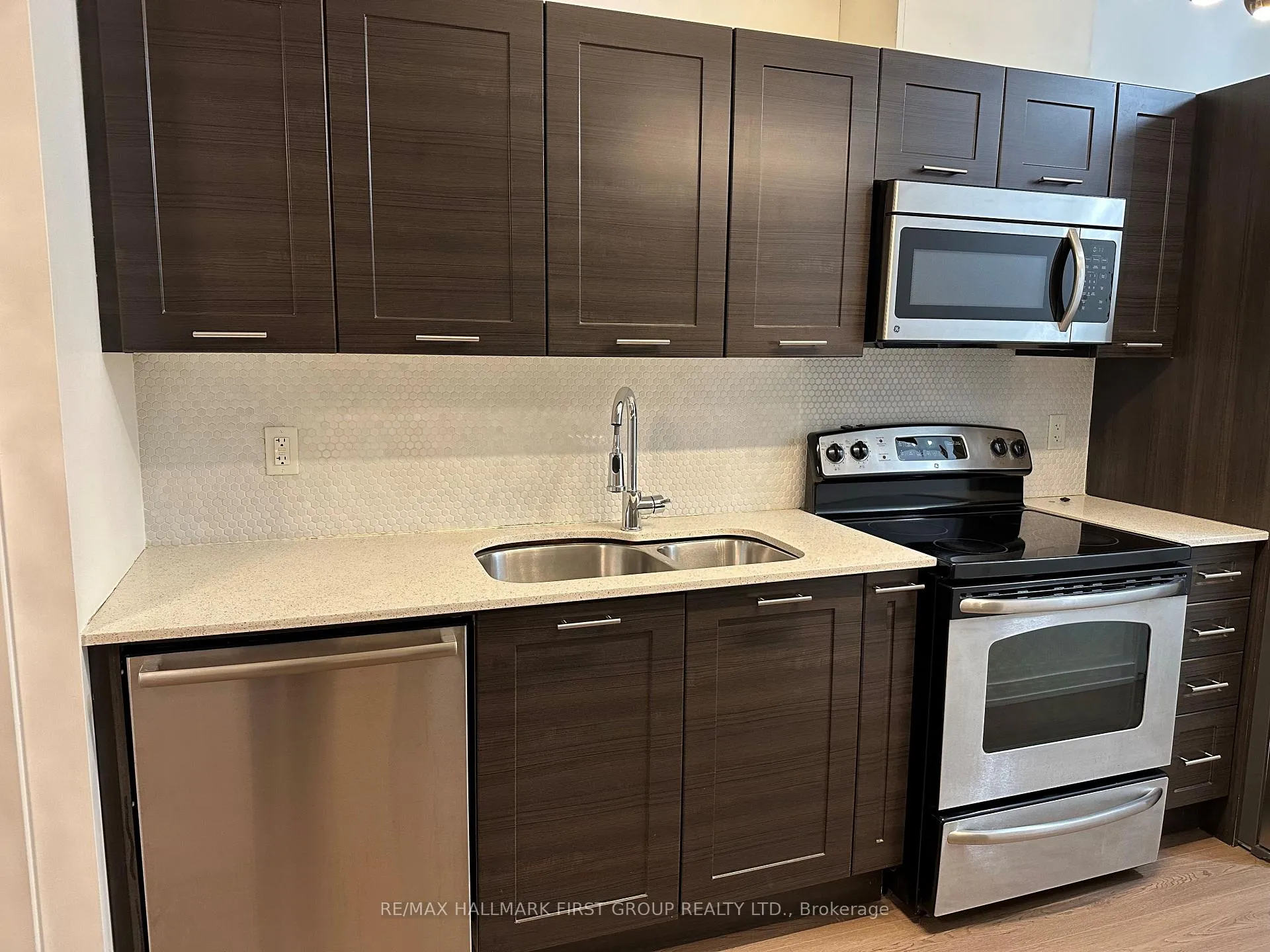 Photo 2 of Unit 816, 169 Fort York Boulevard, Toronto, Niagara — HOMEH