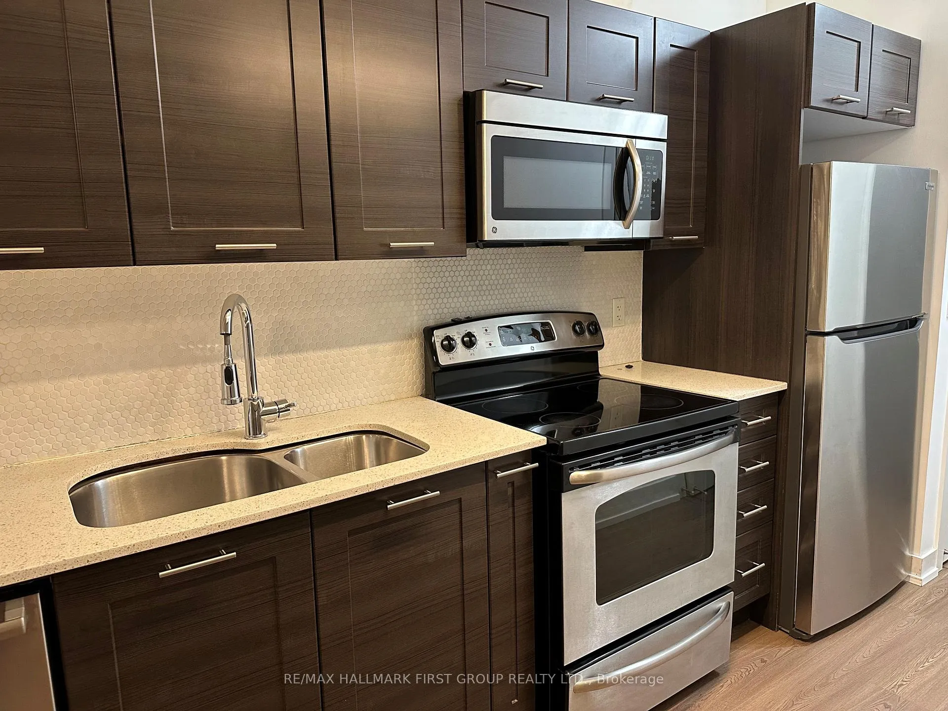 Photo 3 of Unit 816, 169 Fort York Boulevard, Toronto, Niagara — HOMEH