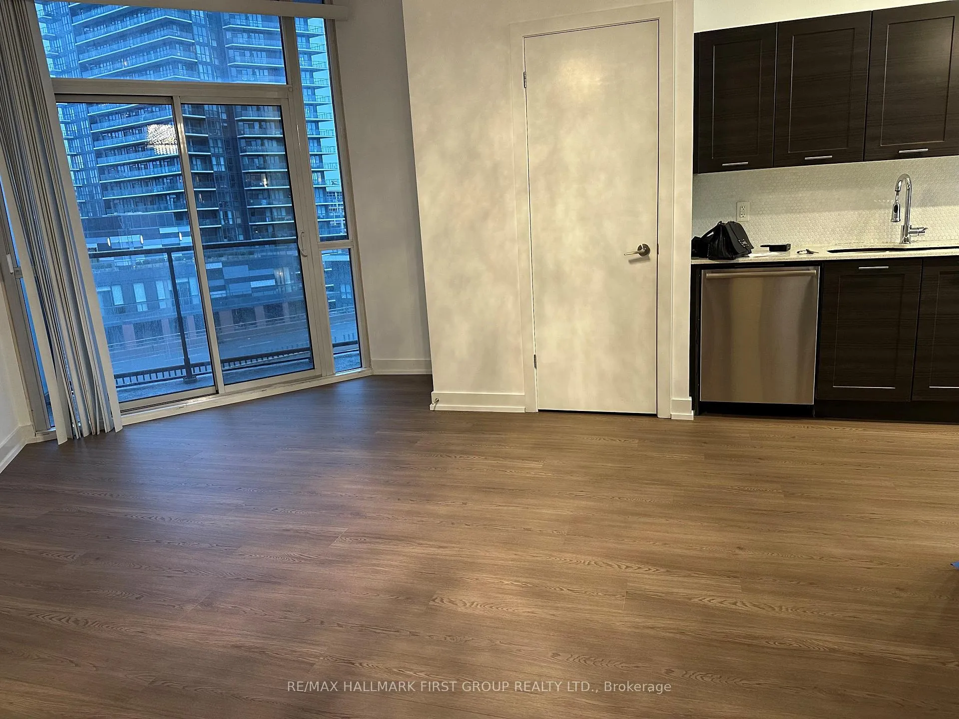 Photo 9 of Unit 816, 169 Fort York Boulevard, Toronto, Niagara — HOMEH