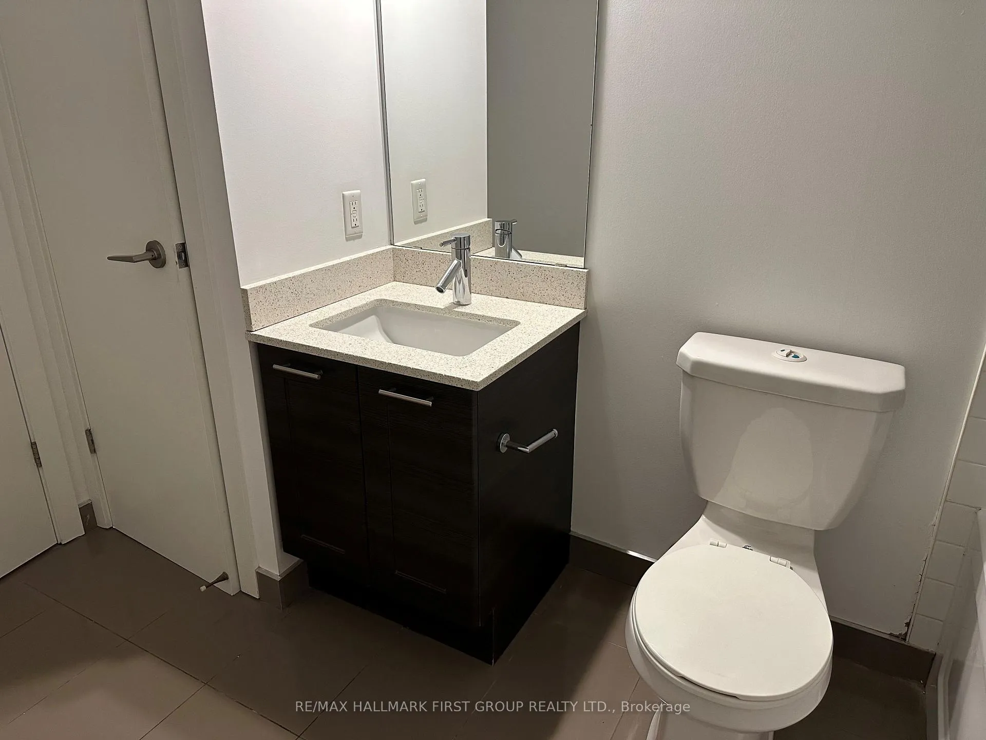 Photo 11 of Unit 816, 169 Fort York Boulevard, Toronto, Niagara — HOMEH