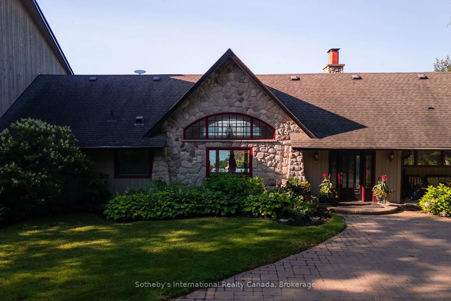 Photo 6 of 2533 Ridge Road W, Oro-Medonte, Rural Oro-Medonte — HOMEH