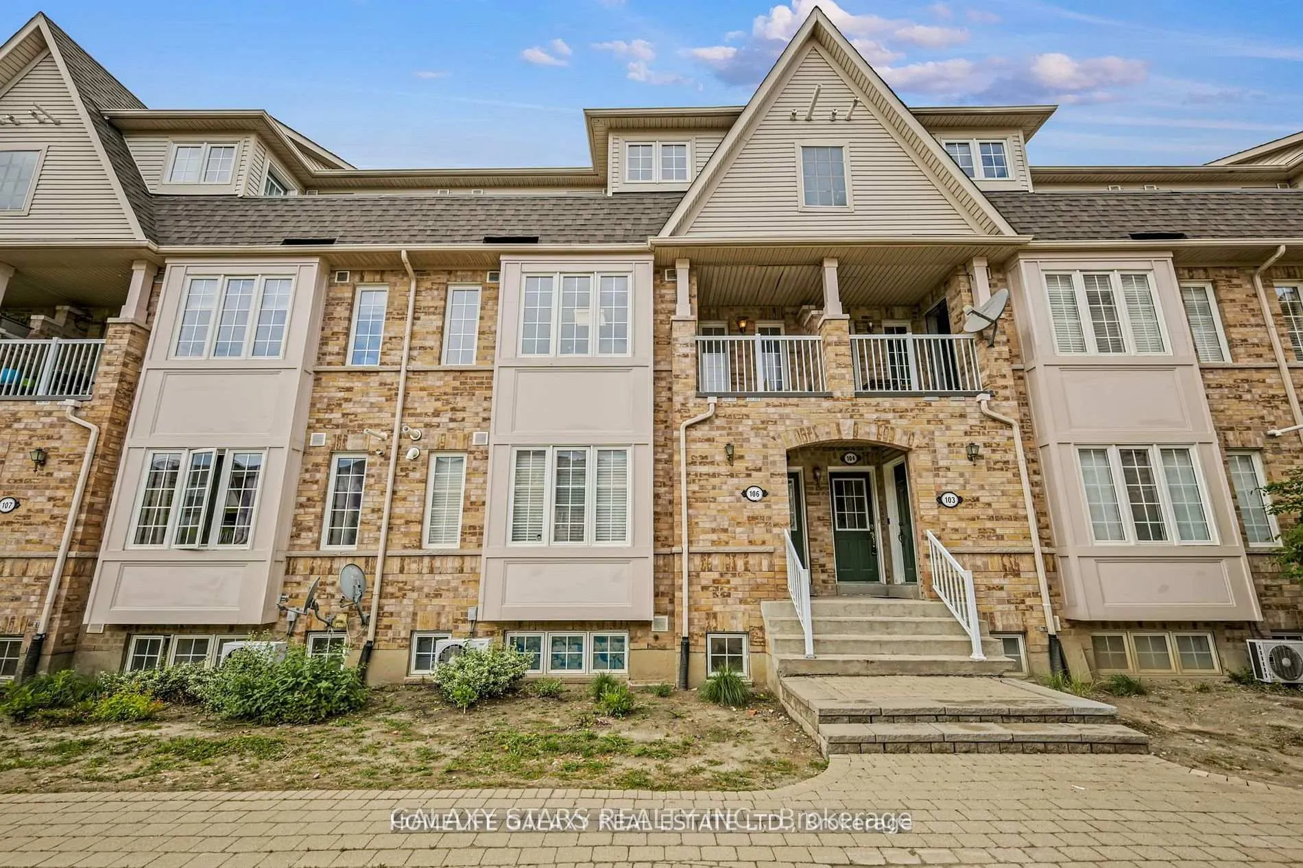 Front of Unit 106, 42 Pinery Trail