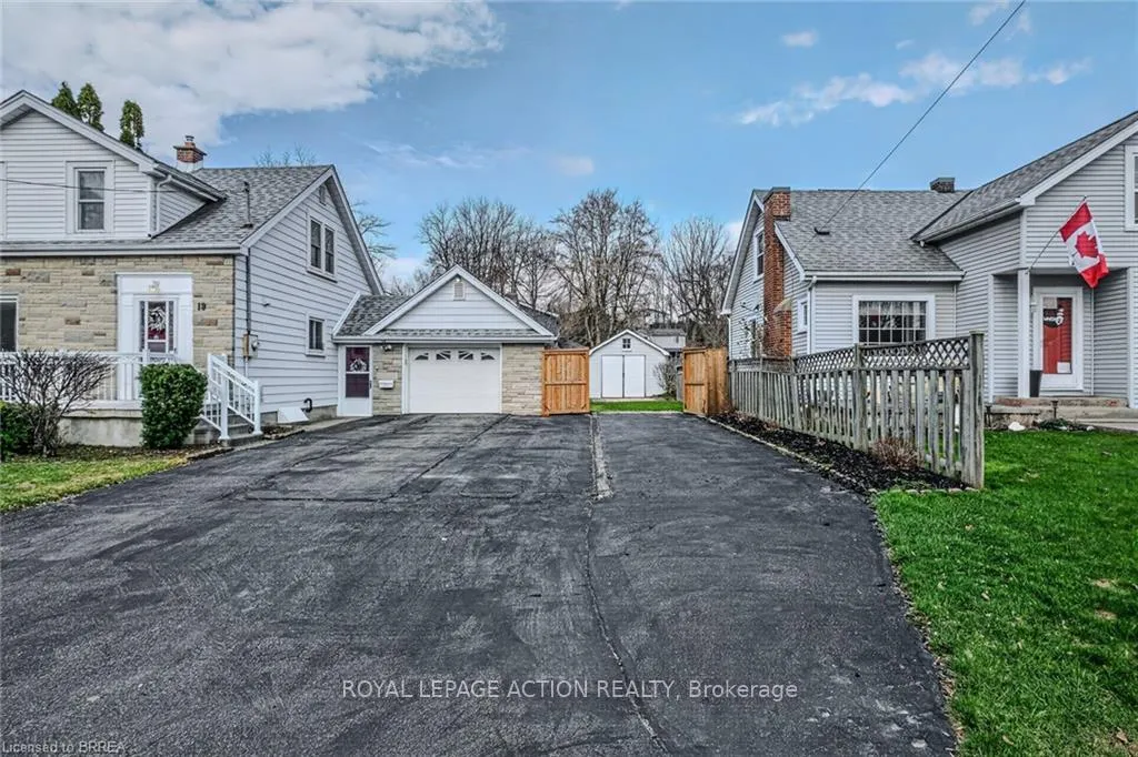 Photo 5 of 19 Lyndsay Street, Brantford — HOMEH