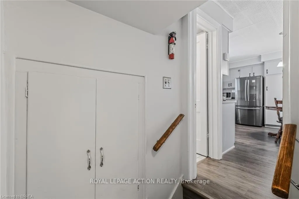 Photo 9 of 19 Lyndsay Street, Brantford — HOMEH