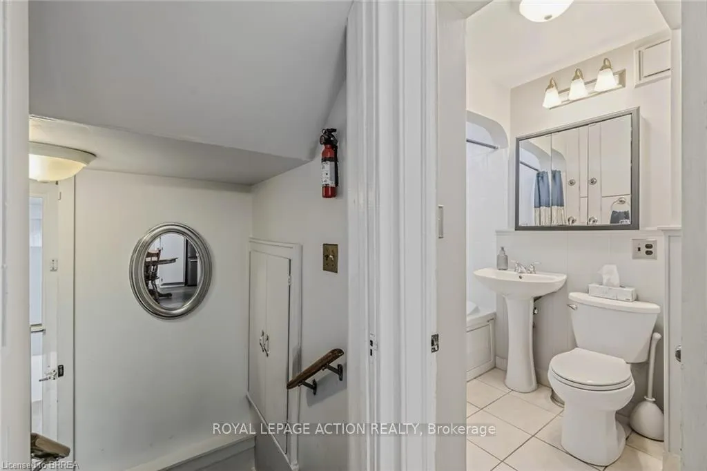 Photo 10 of 19 Lyndsay Street, Brantford — HOMEH