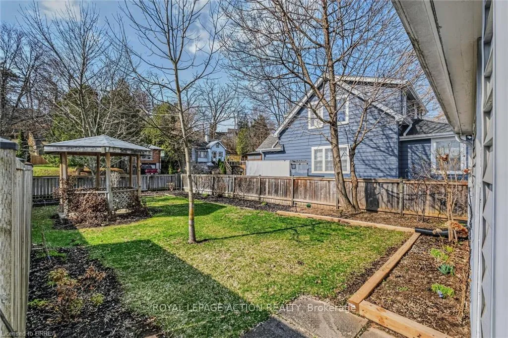 Photo 37 of 19 Lyndsay Street, Brantford — HOMEH