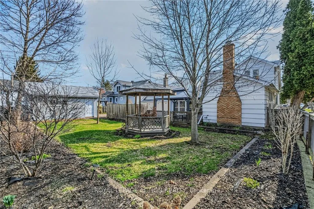 Photo 38 of 19 Lyndsay Street, Brantford — HOMEH