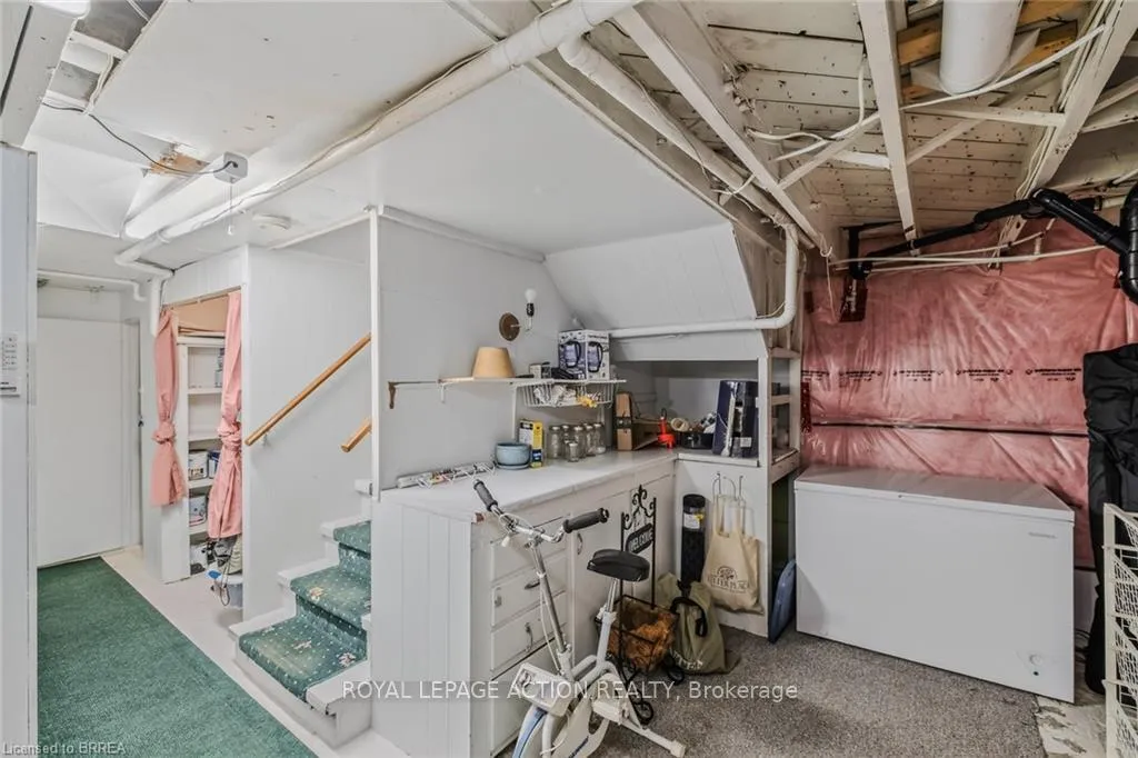 Photo 42 of 19 Lyndsay Street, Brantford — HOMEH