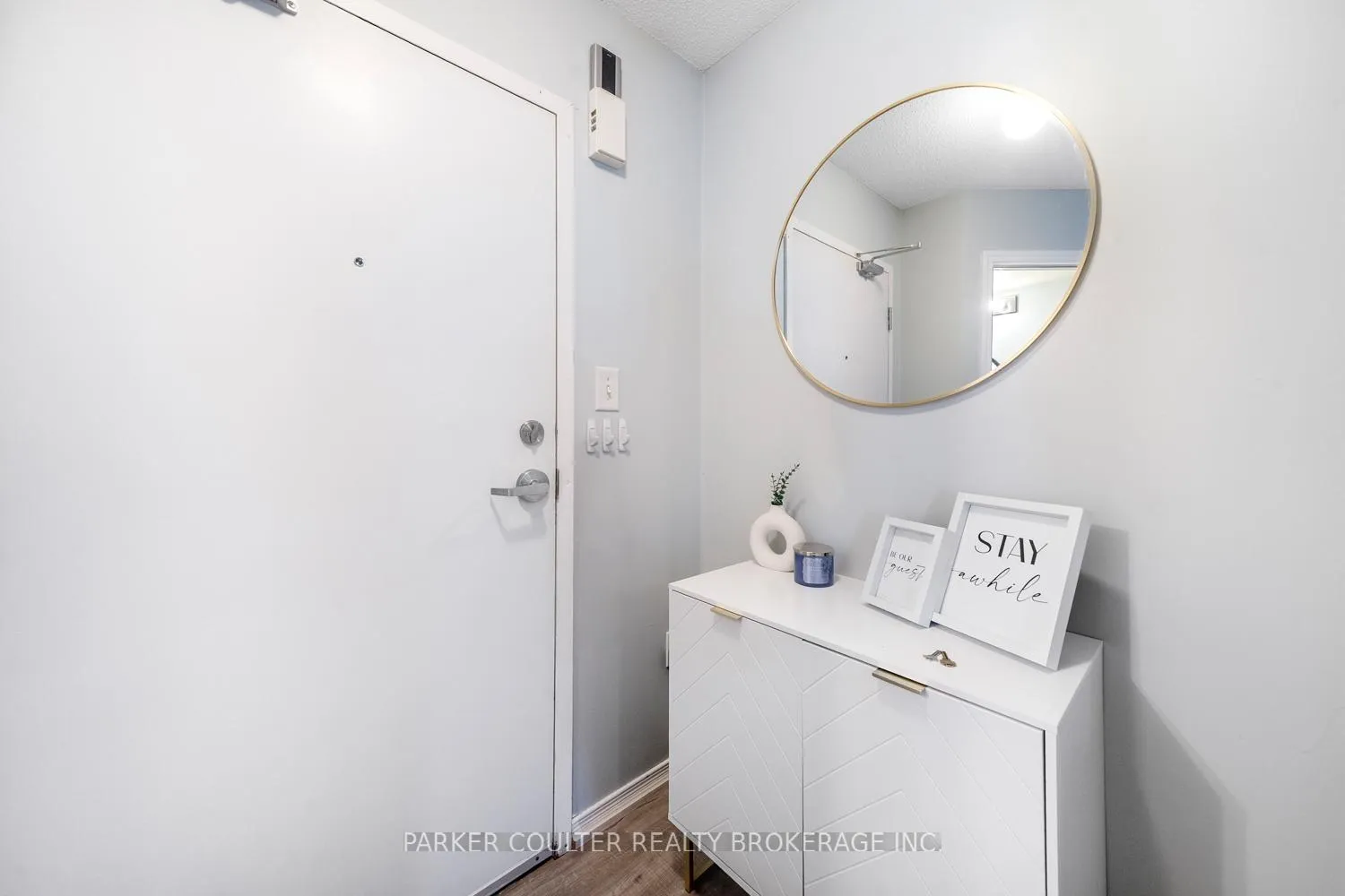 Photo 3 of Unit 4, 17 Cheltenham Road, Barrie, Georgian Drive — HOMEH