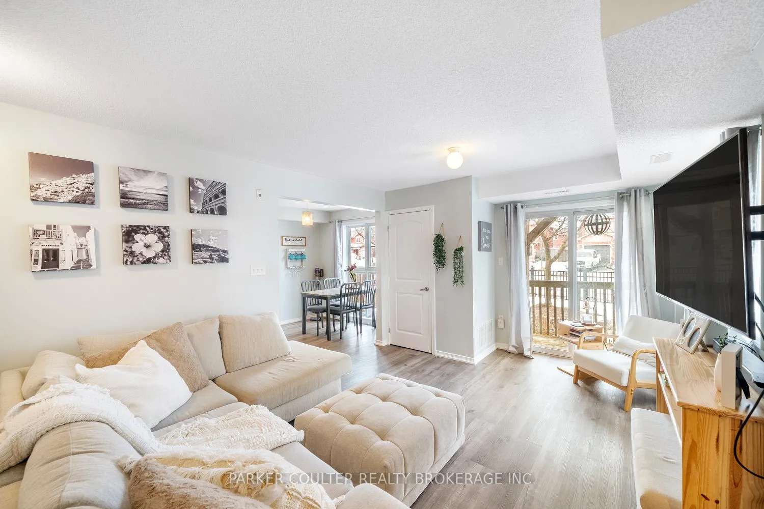 Photo 4 of Unit 4, 17 Cheltenham Road, Barrie, Georgian Drive — HOMEH