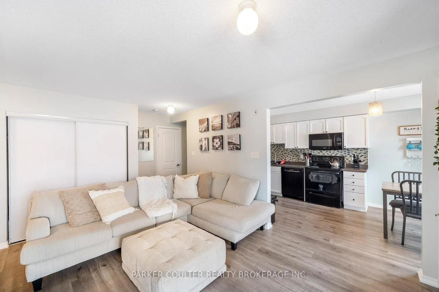 Photo 6 of Unit 4, 17 Cheltenham Road, Barrie, Georgian Drive — HOMEH