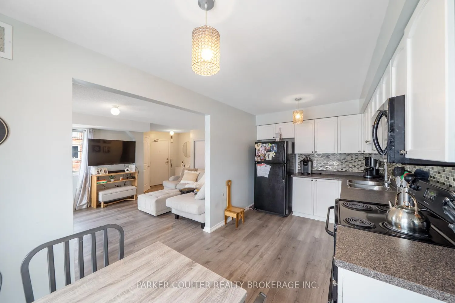 Photo 10 of Unit 4, 17 Cheltenham Road, Barrie, Georgian Drive — HOMEH