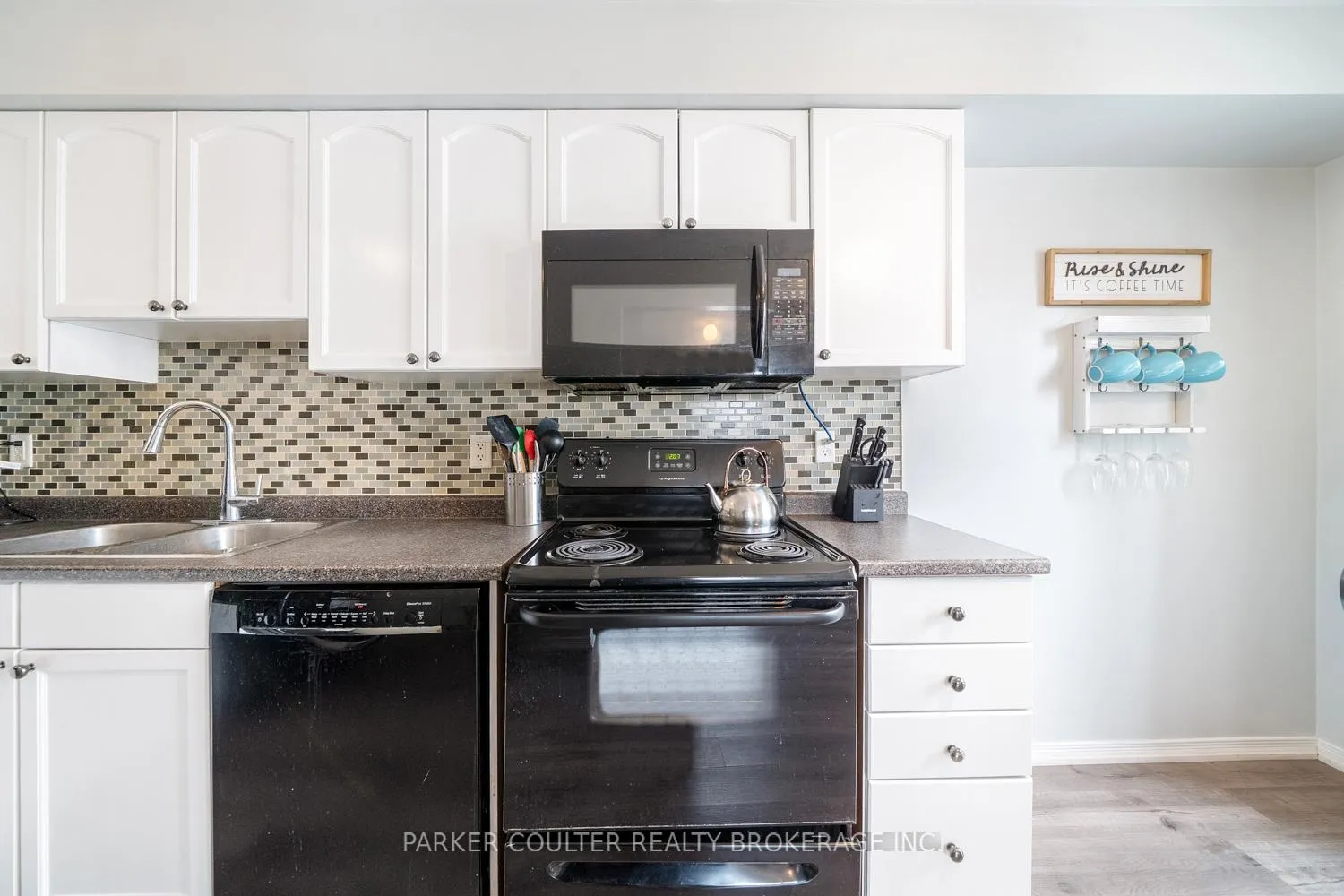 Photo 11 of Unit 4, 17 Cheltenham Road, Barrie, Georgian Drive — HOMEH