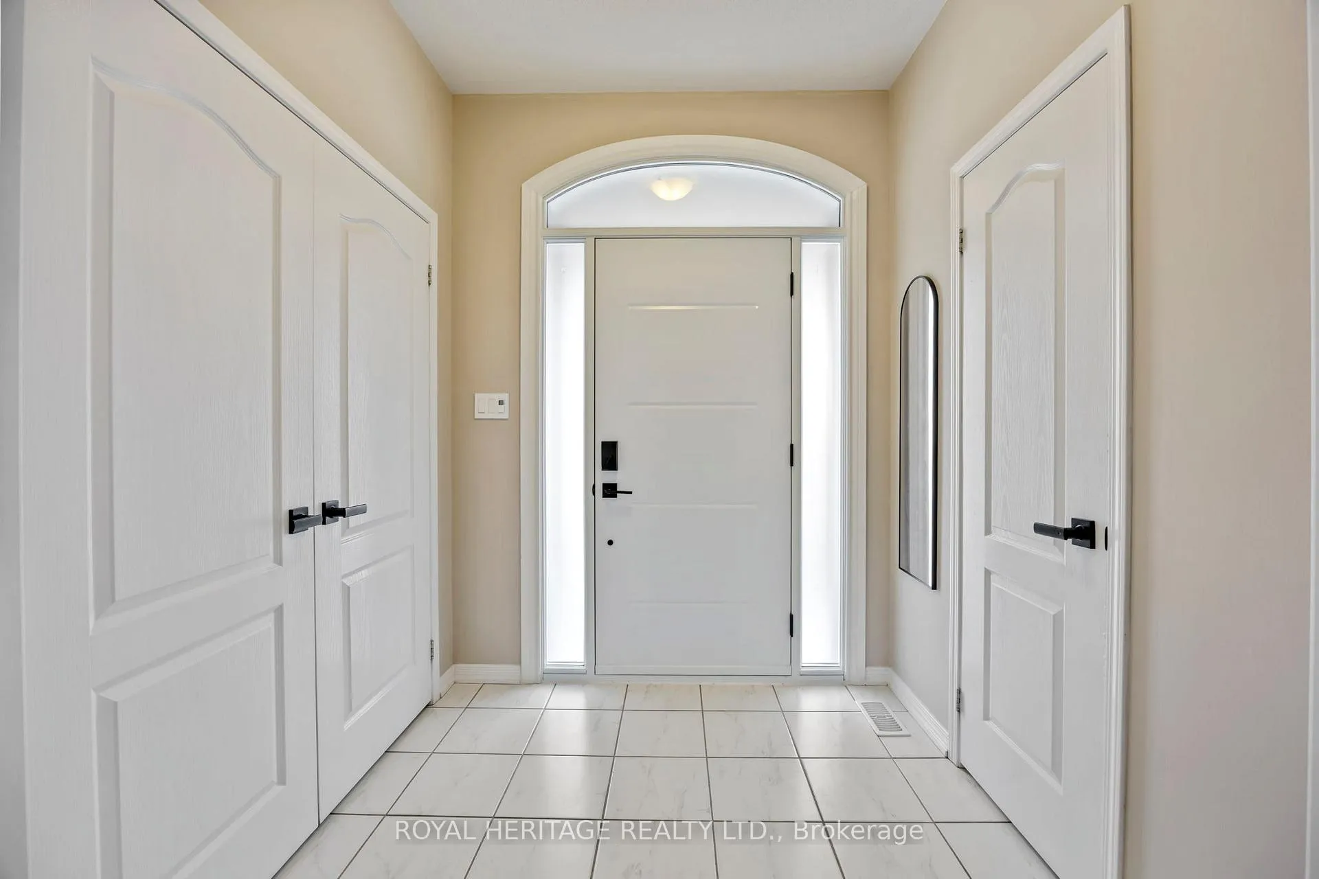 Photo 2 of 1531 Elmsley Drive, Pickering, Duffin Heights — HOMEH