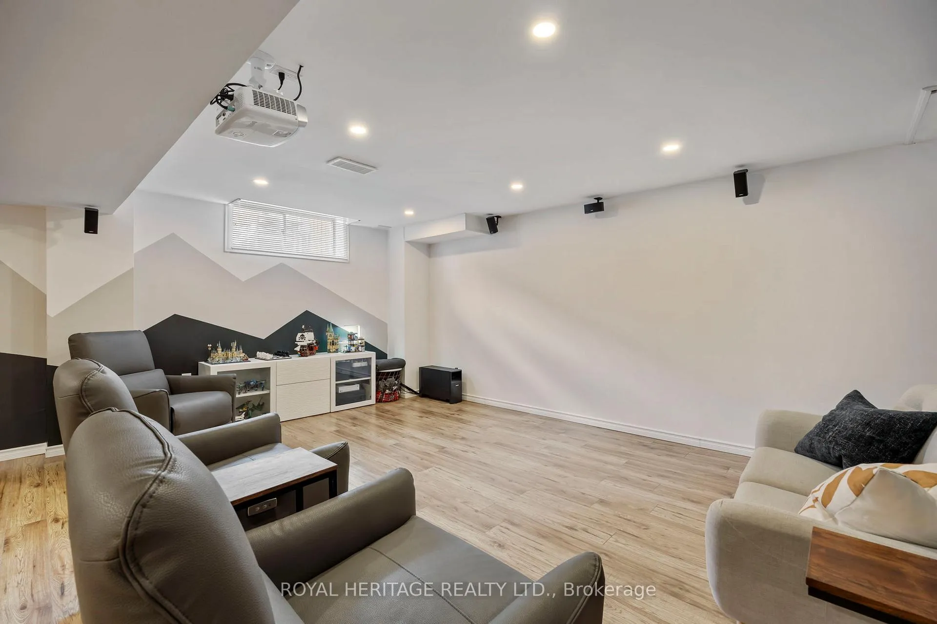 Photo 26 of 1531 Elmsley Drive, Pickering, Duffin Heights — HOMEH