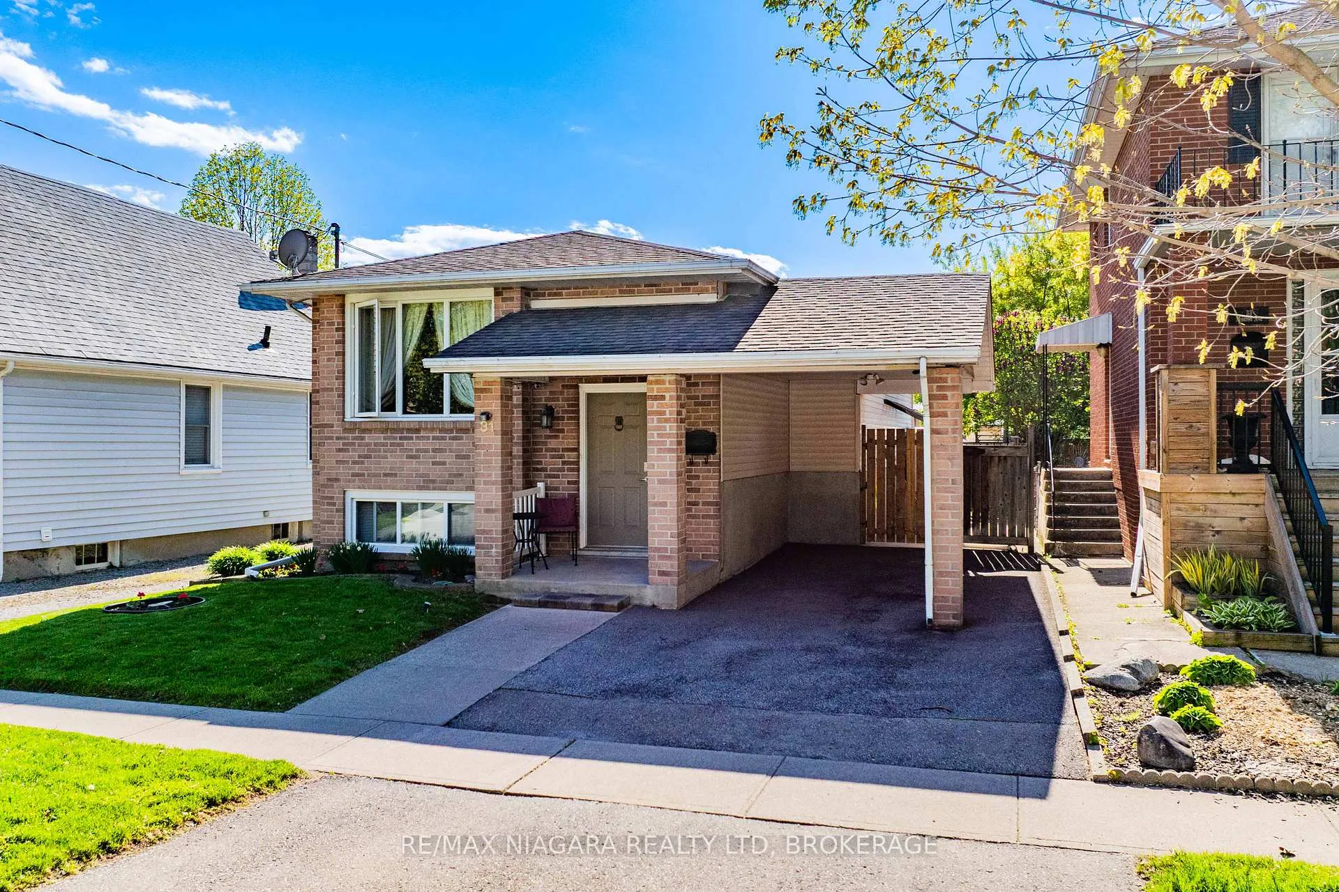 Photo 1 of 31 Mildred Avenue, St. Catharines, Haig — HOMEH