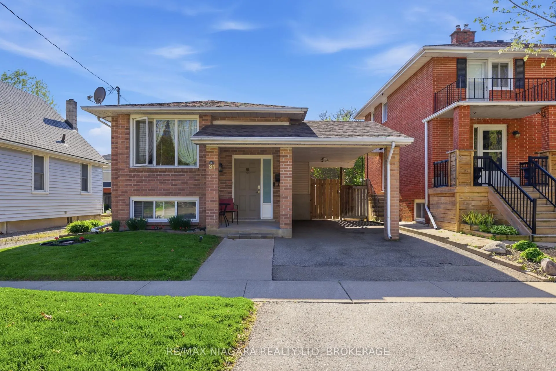 Photo 2 of 31 Mildred Avenue, St. Catharines, Haig — HOMEH