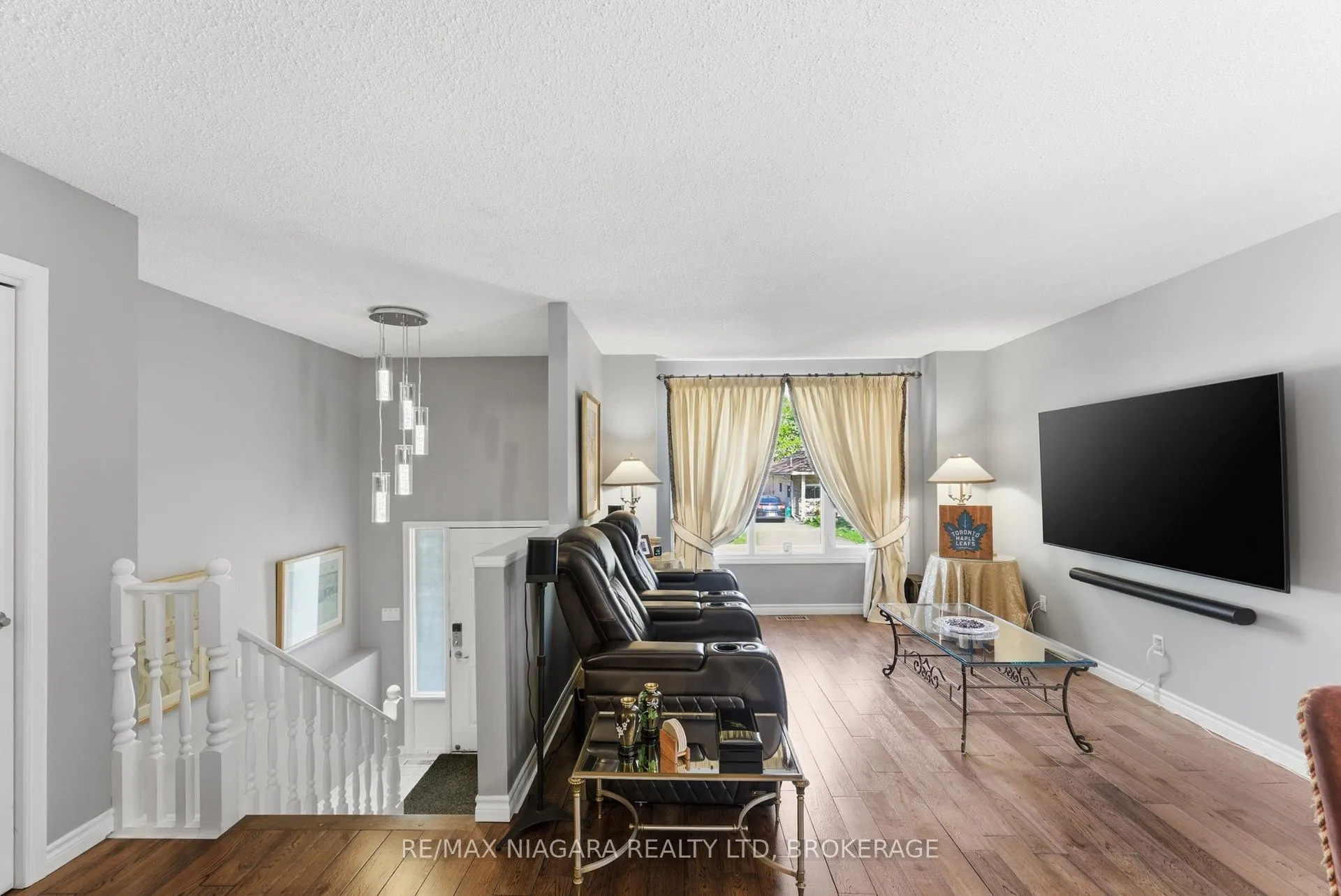 Photo 4 of 31 Mildred Avenue, St. Catharines, Haig — HOMEH