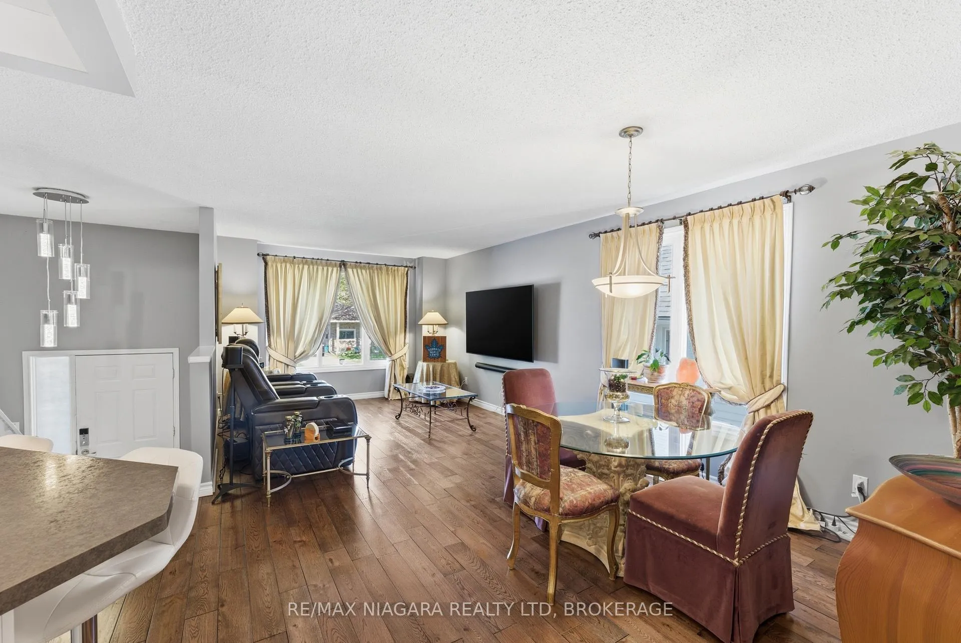 Photo 5 of 31 Mildred Avenue, St. Catharines, Haig — HOMEH